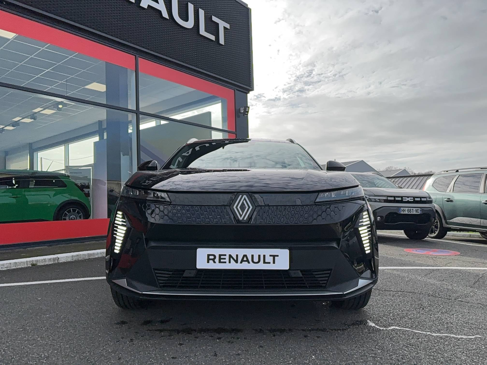 Vente en ligne Renault Scenic E-Tech  220 ch grande autonomie au prix de 39 990 €