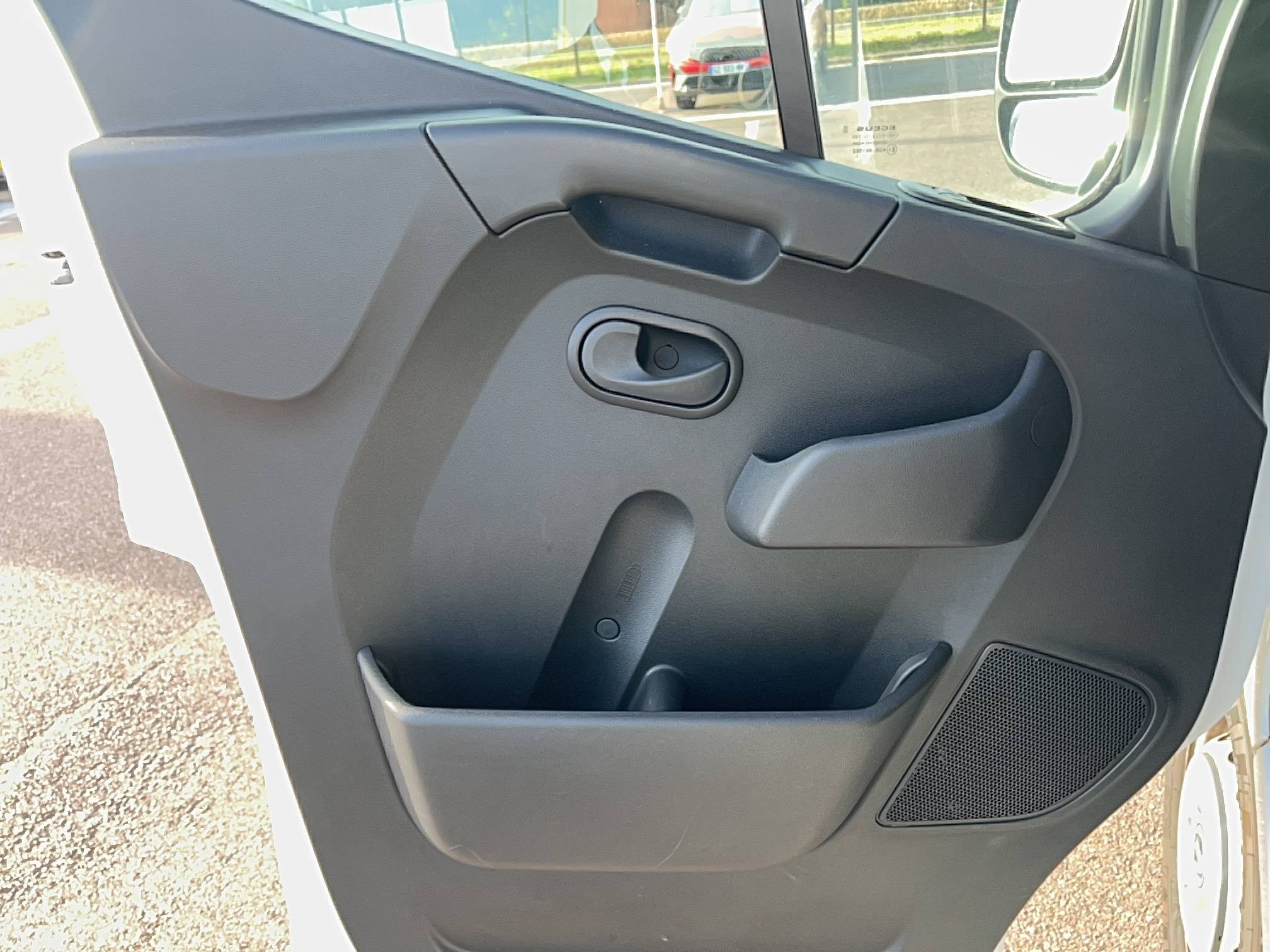 Vente en ligne Renault Master Fourgon MASTER FGN TRAC F3500 L2H2 BLUE DCI 135 au prix de 22 490 €