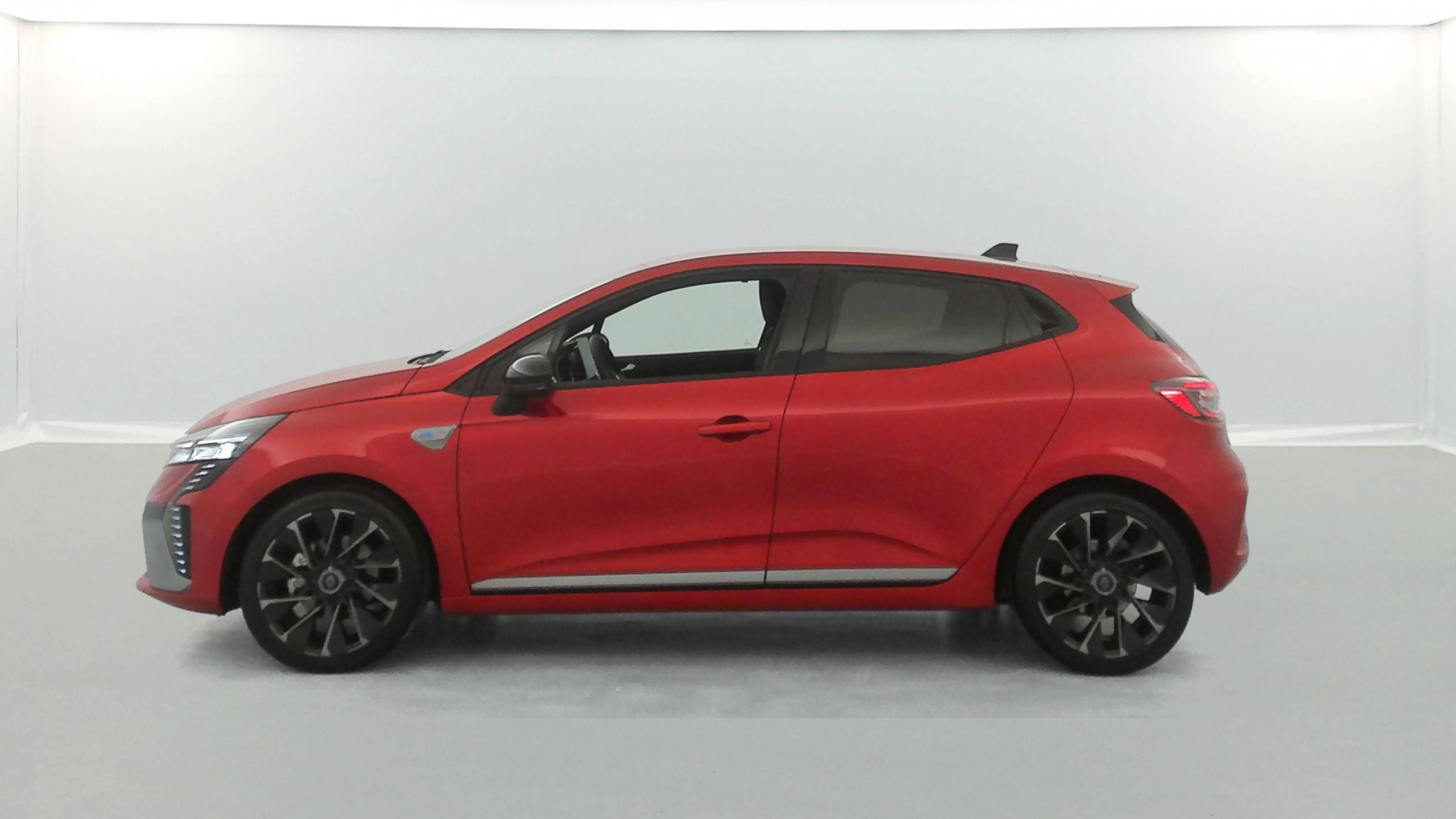 Vente en ligne Renault Clio 5 Clio E-Tech full hybrid 145 au prix de 20 990 €
