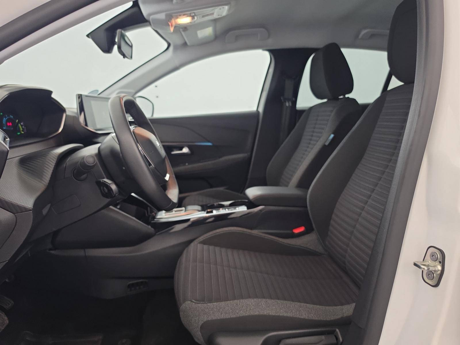 Vente en ligne Peugeot E-208  50 kWh 136ch au prix de 17 890 €