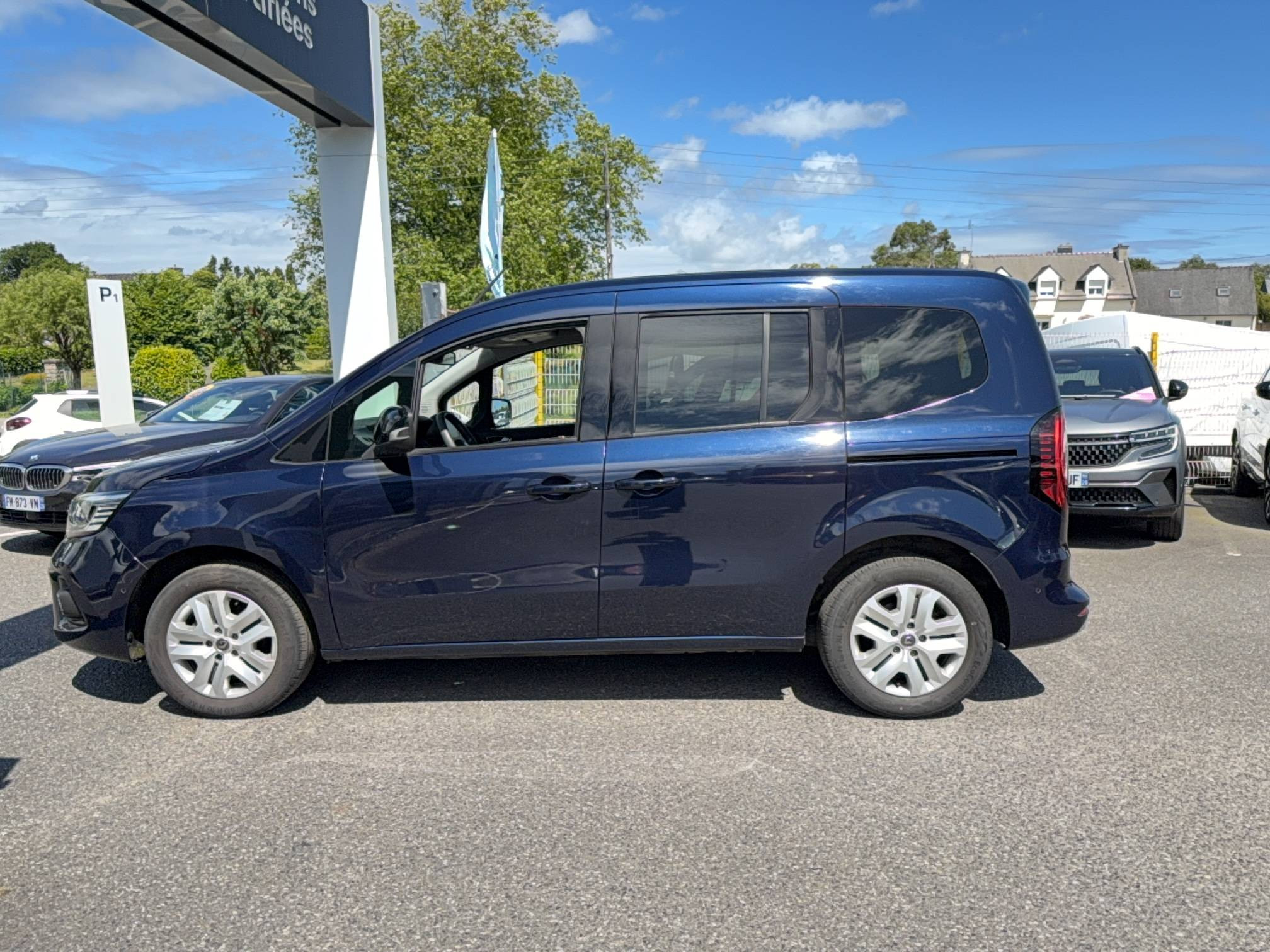 Vente en ligne Renault Kangoo  Blue dCi 95 au prix de 25 490 €