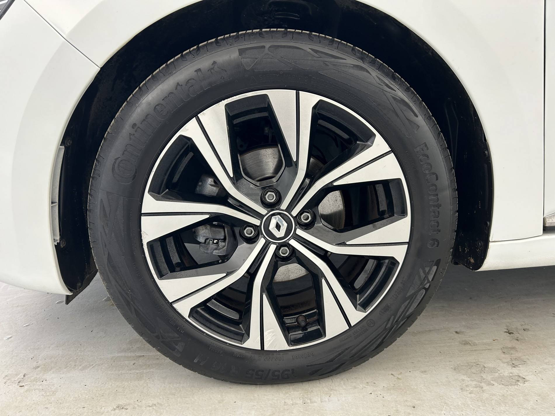 Vente en ligne Renault Clio 5 Clio TCe 90 - 21N au prix de 14 290 €