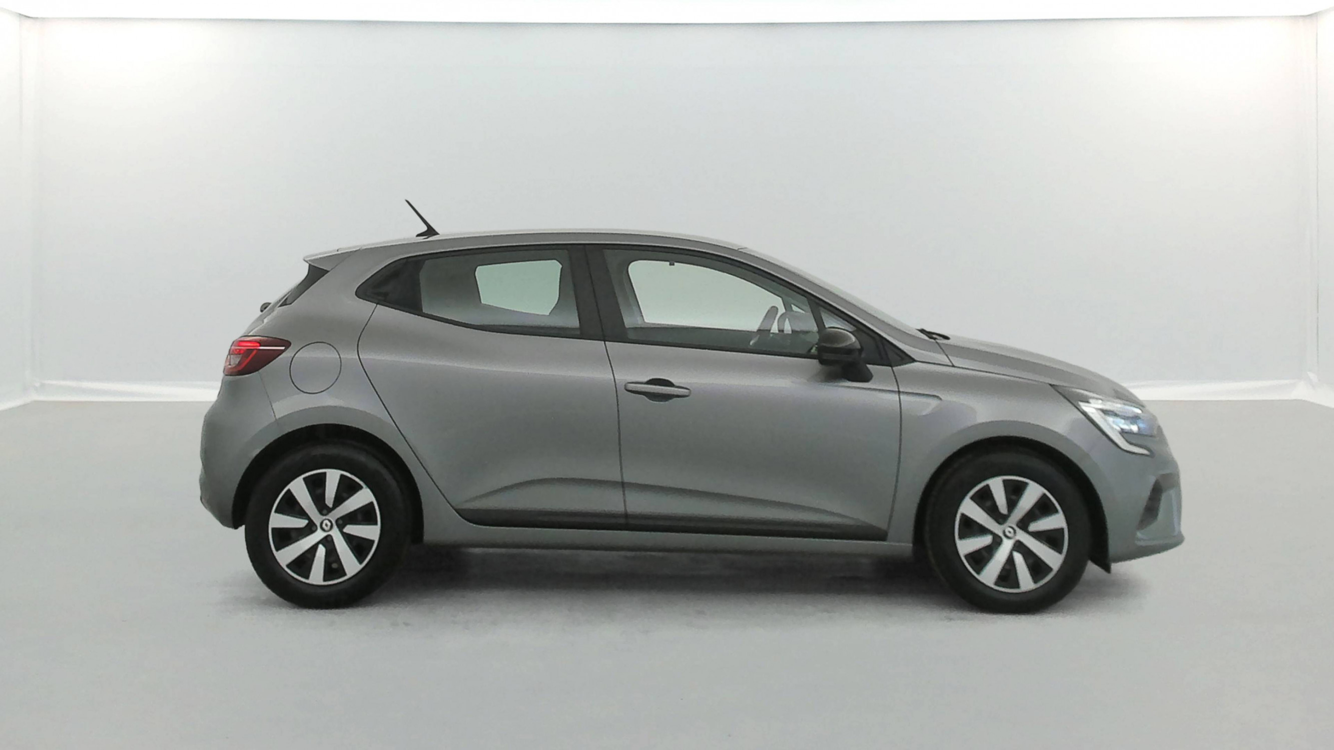 Vente en ligne Renault Clio 5 Clio TCe 90 au prix de 13 790 €
