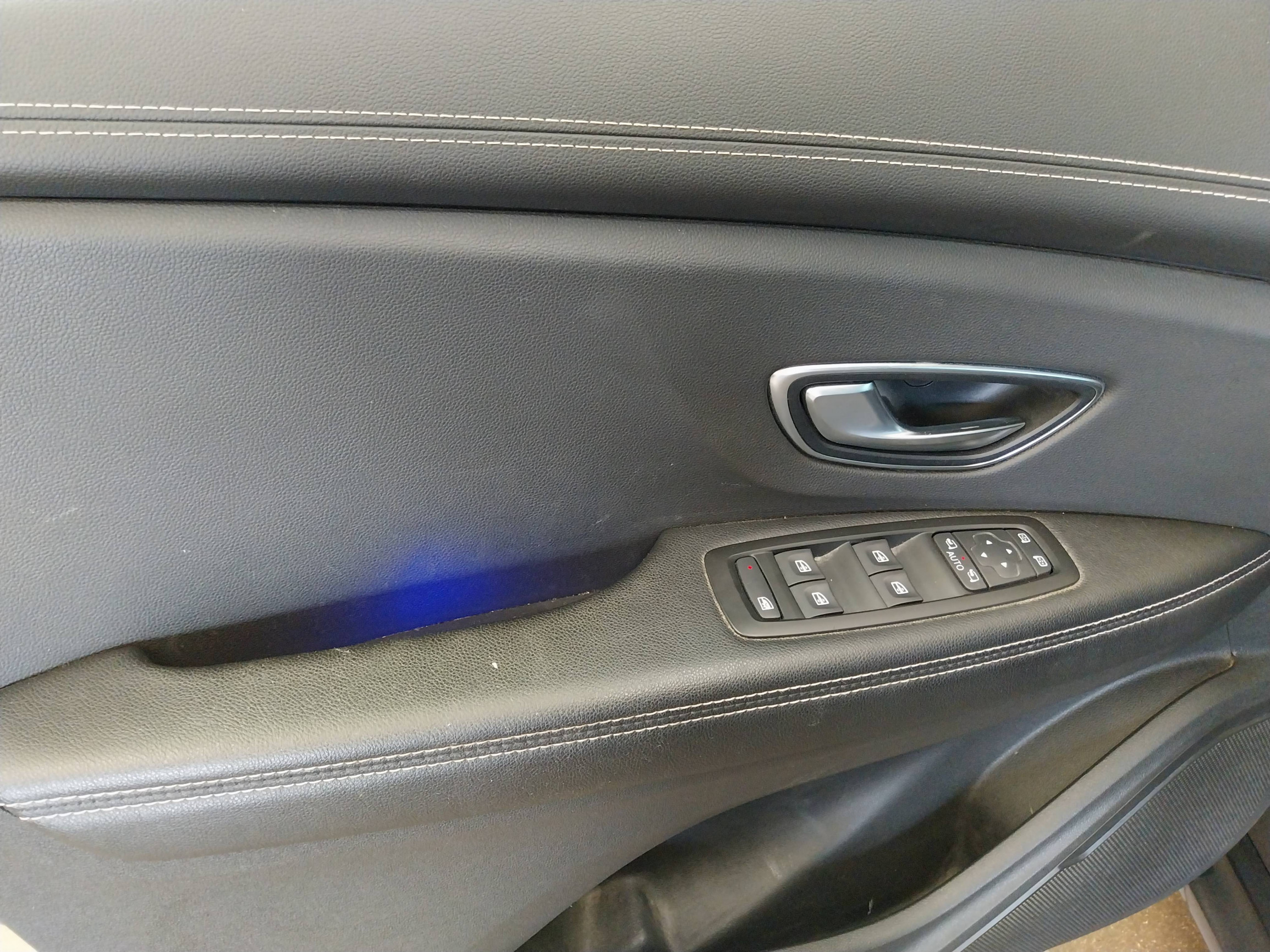 Vente en ligne Renault Scenic 4 Scenic Blue dCi 150 au prix de 14 990 €