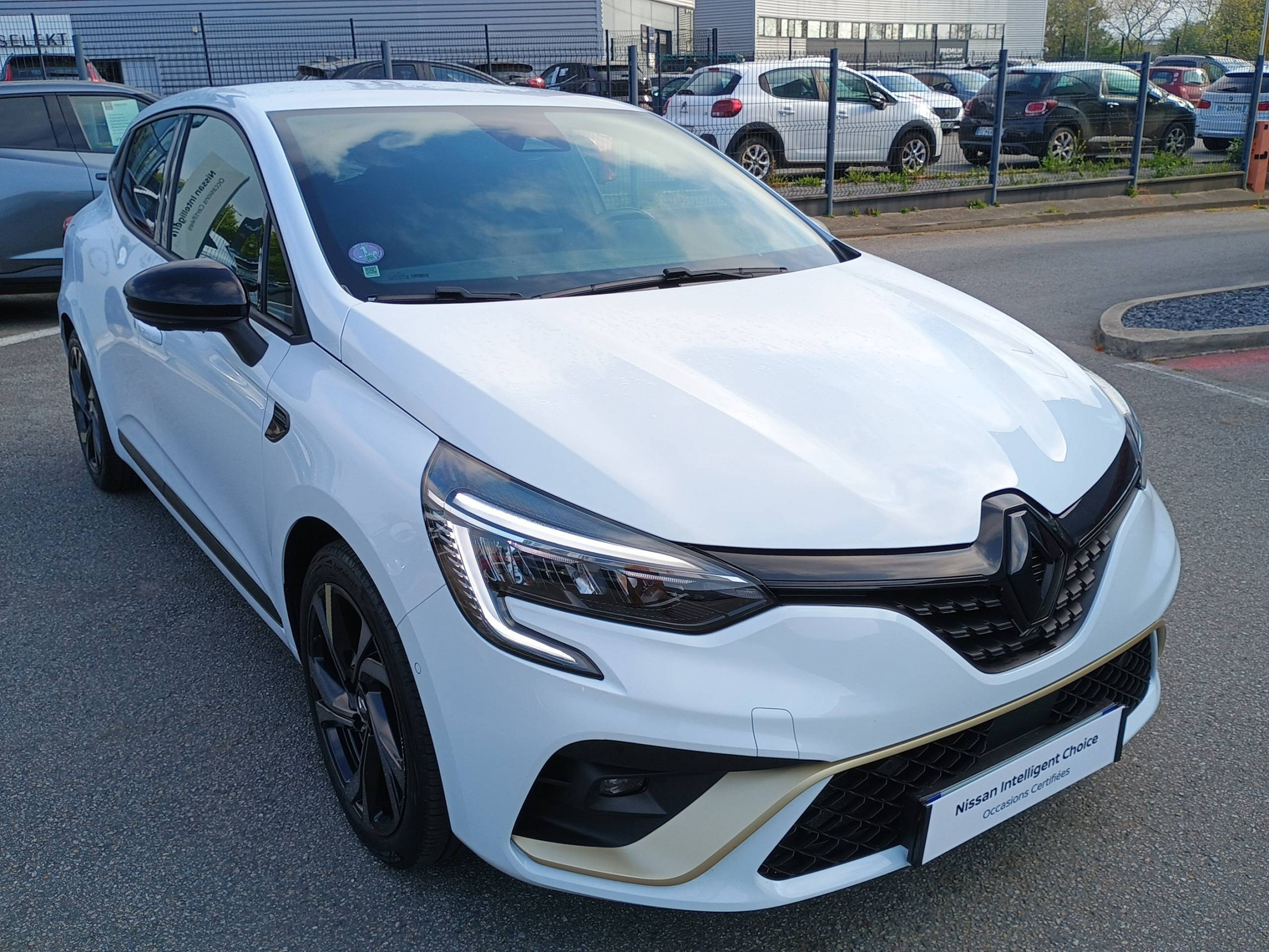 Vente en ligne Renault Clio 5 Clio E-Tech hybride 145 au prix de 20 490 €