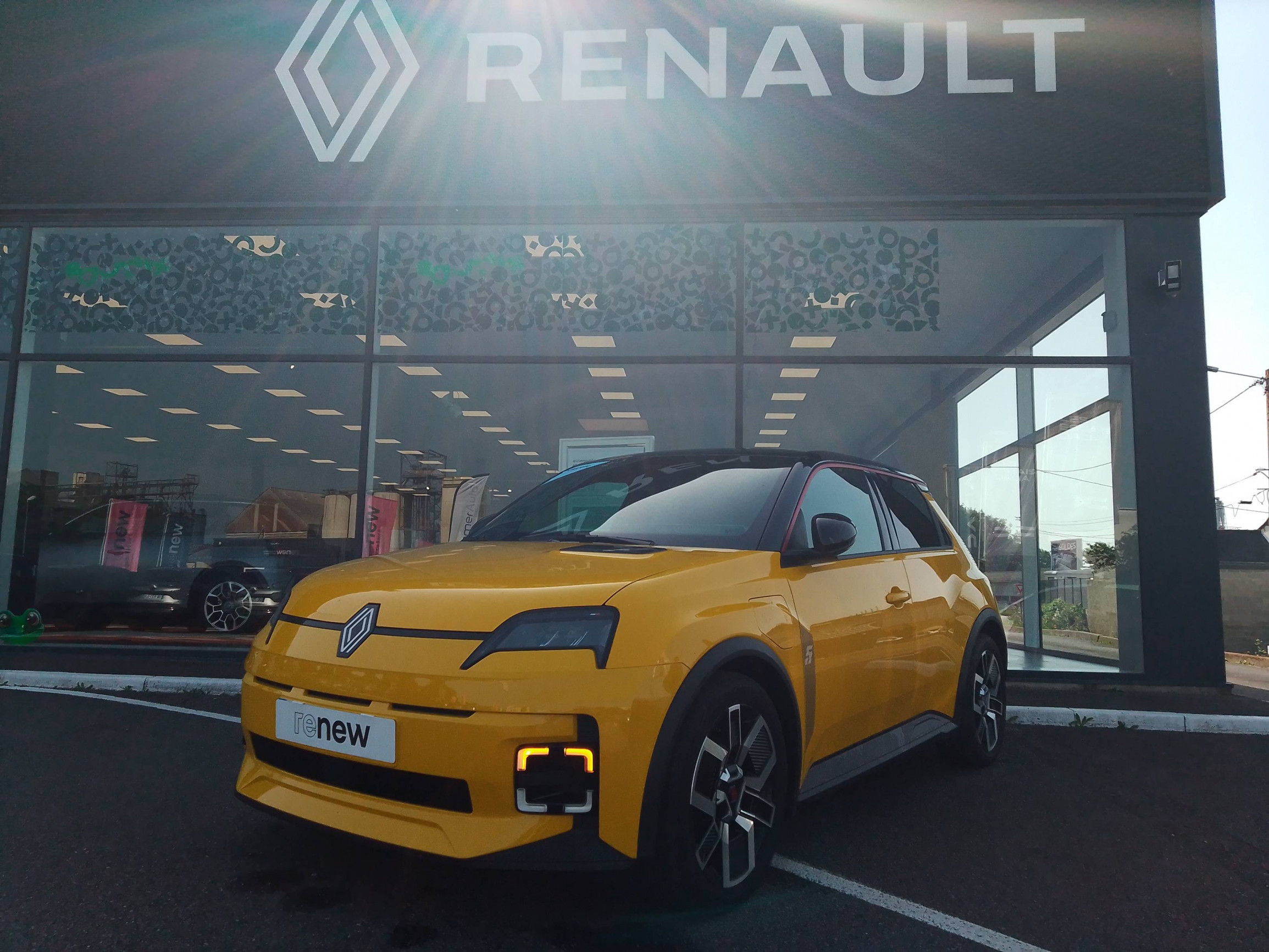 Renault R5 E-Tech  150 ch autonomie confort occasion de 2024 en vente à Pontivy