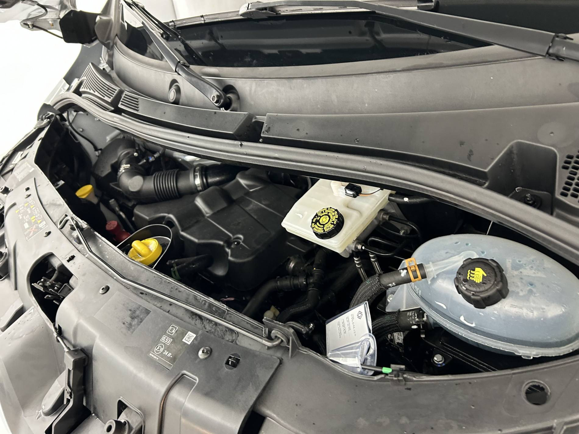 Vente en ligne Renault Master Fourgon MASTER FGN TRAC F3500 L2H2 BLUE DCI 135 au prix de 25 490 €