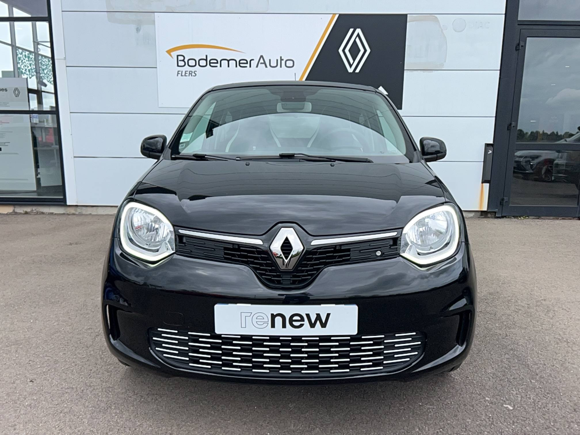 Vente en ligne Renault Twingo Electrique Twingo III E-Tech au prix de 13 890 €