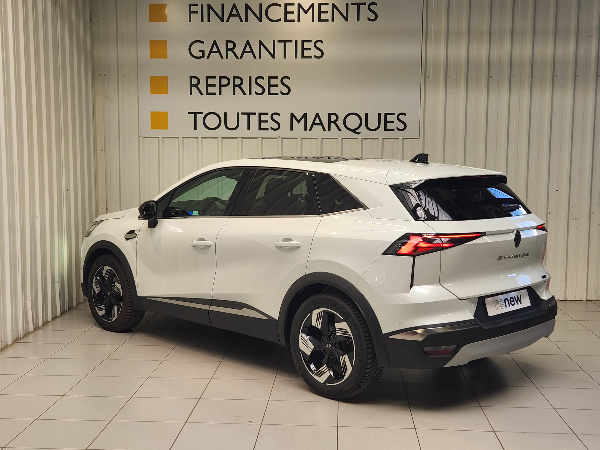 Vente en ligne Renault Symbioz  E-Tech full hybrid 145 au prix de 31 290 €