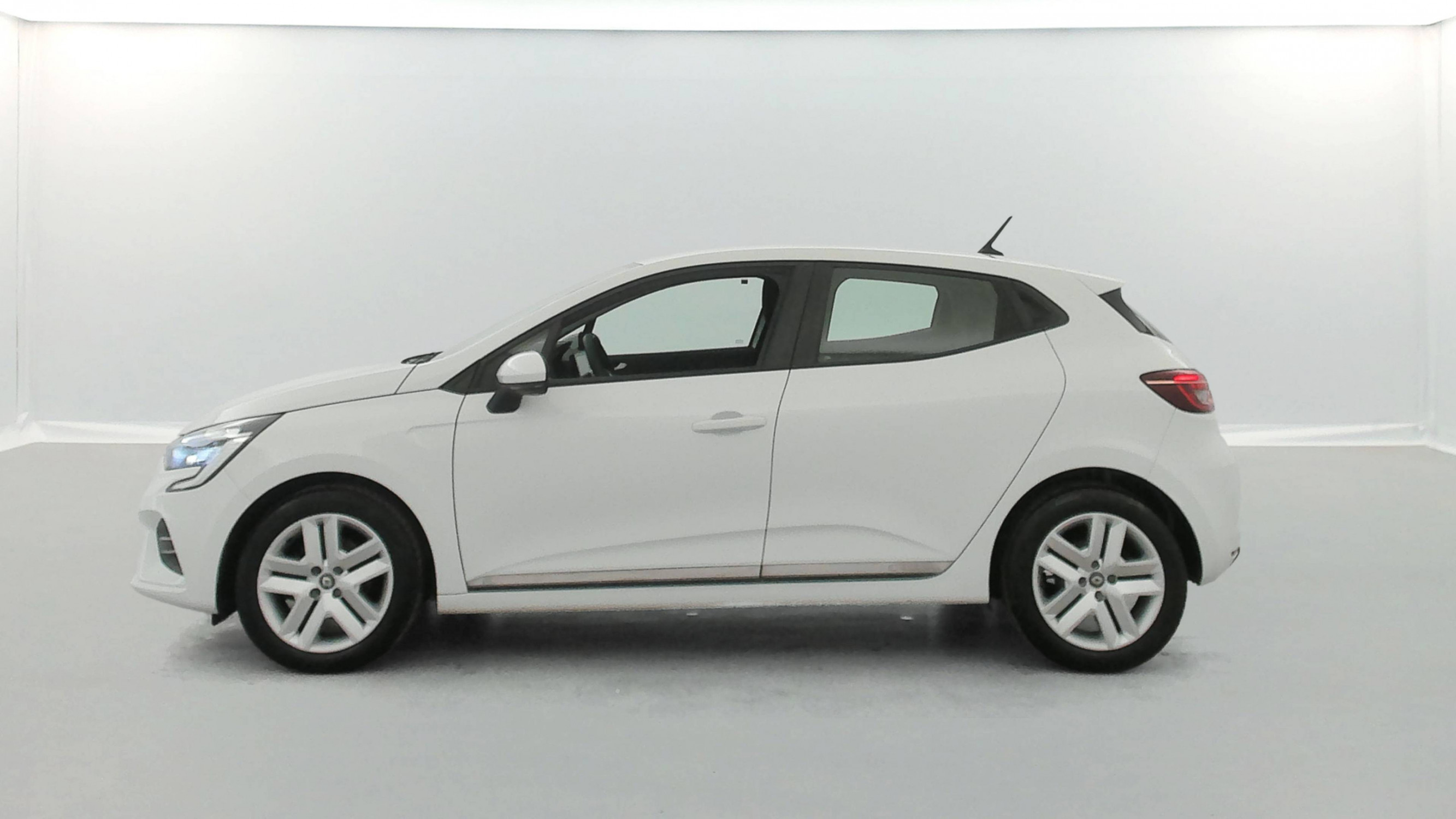 Vente en ligne Renault Clio 5 Clio SCe 65 - 21N au prix de 12 390 €