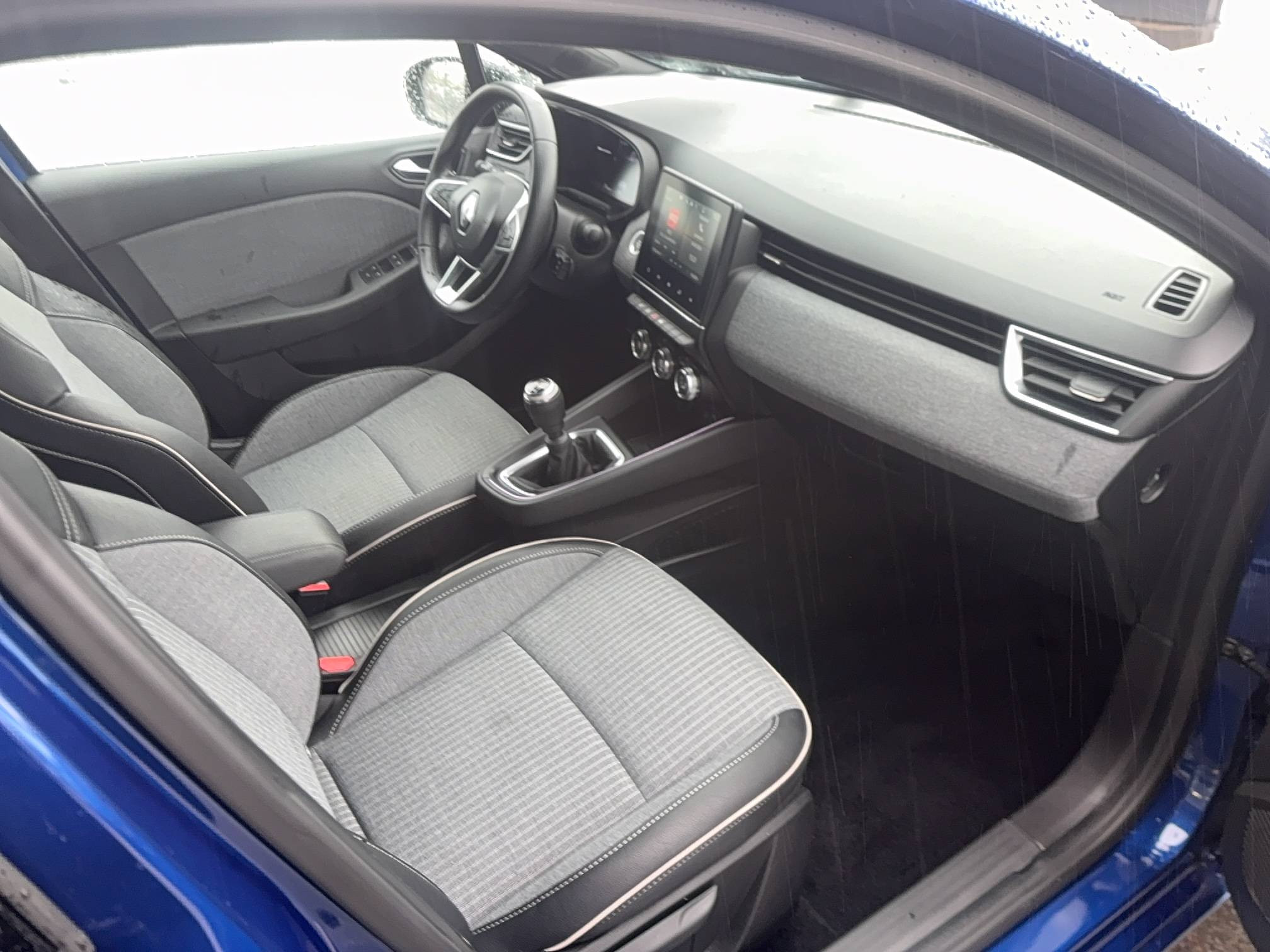 Vente en ligne Renault Clio 5 Clio TCe 90 au prix de 16 500 €