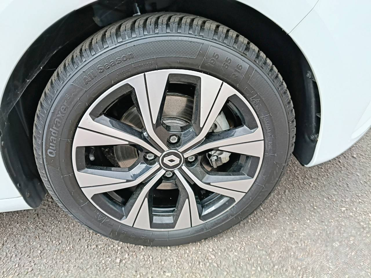 Vente en ligne Renault Clio 5 Clio E-Tech full hybrid 145 au prix de 16 490 €