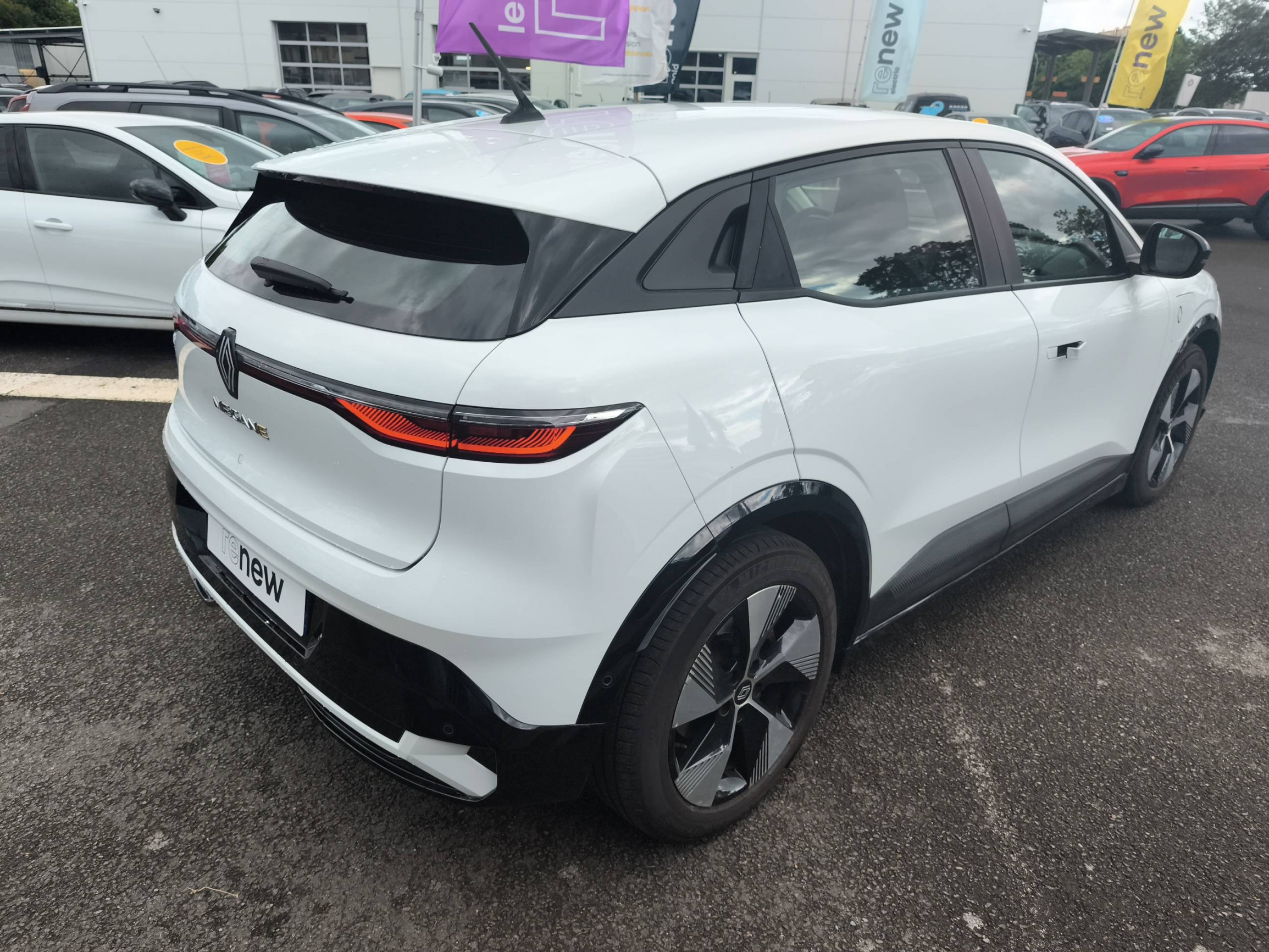Vente en ligne Renault Megane E-Tech  EV60 220 ch super charge au prix de 21 490 €
