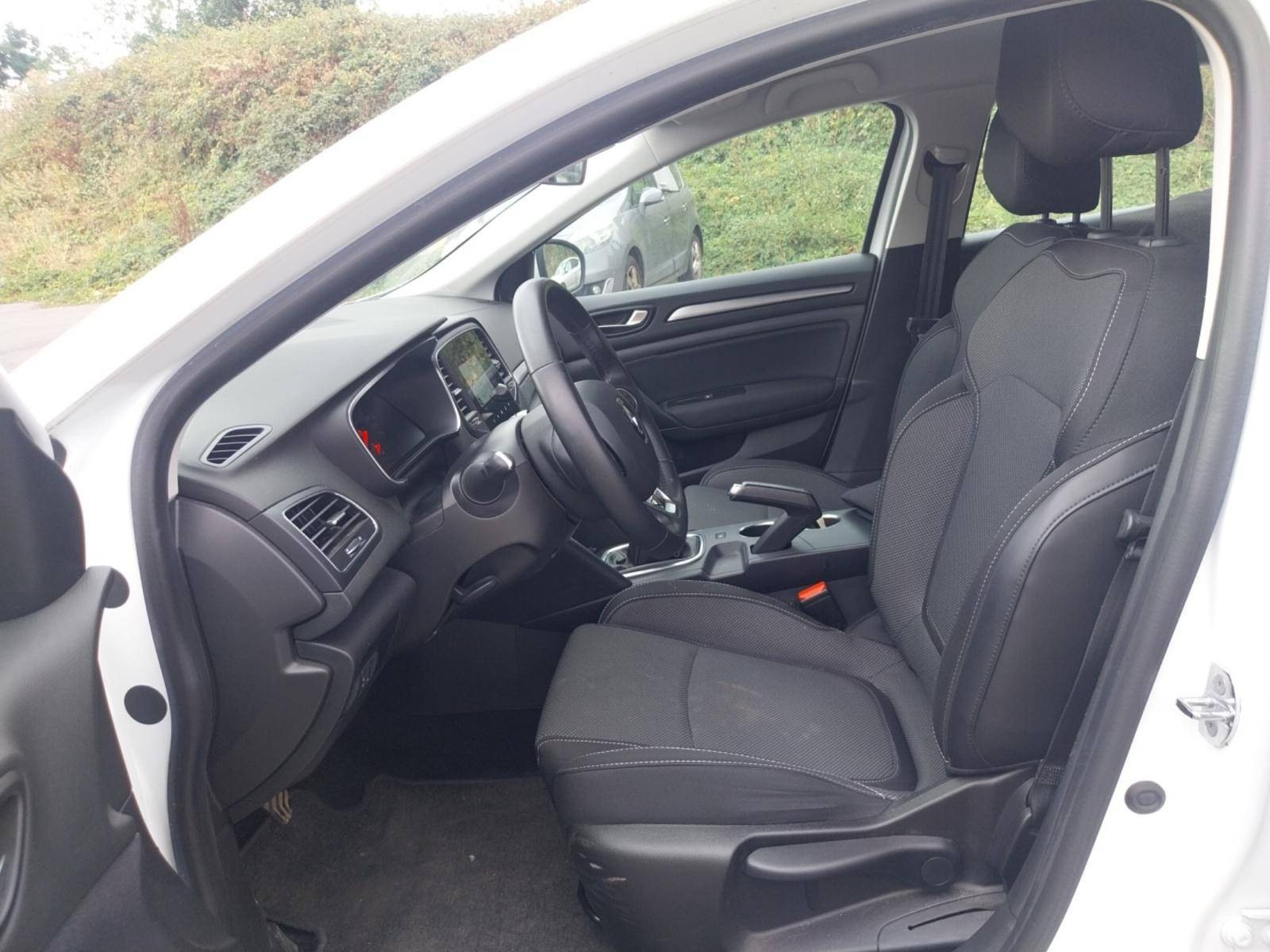Vente en ligne Renault Megane 4  BLUE DCI 115 au prix de 13 900 €