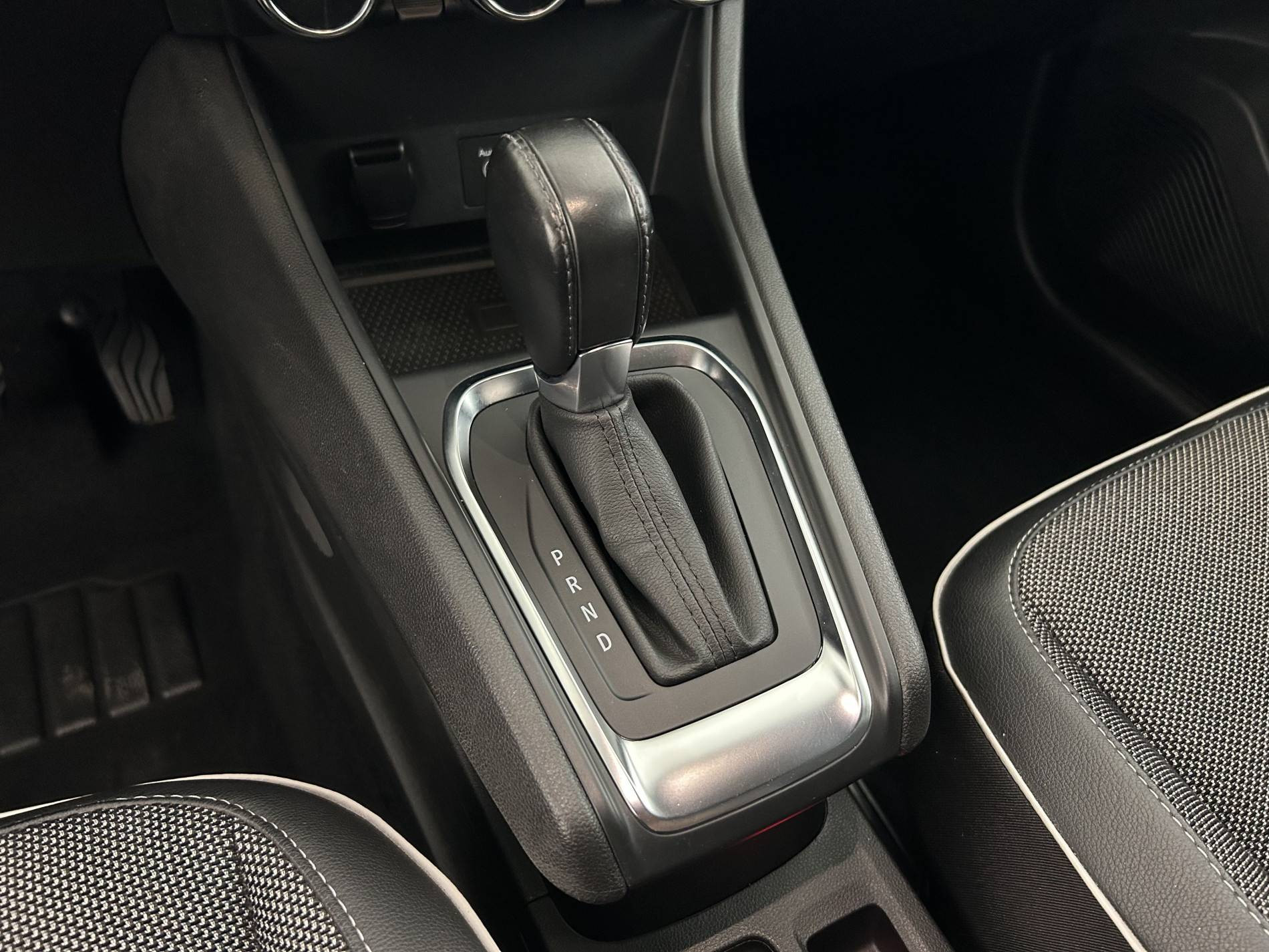 Vente en ligne Renault Captur  TCe 140 - 21 au prix de 16 990 €
