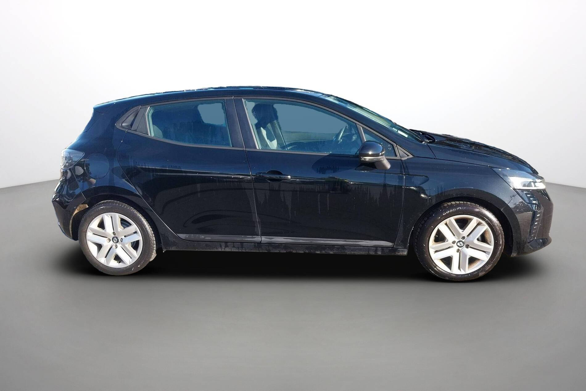 Vente en ligne Renault Clio 5 Clio E-Tech full hybrid 145 au prix de 18 490 €