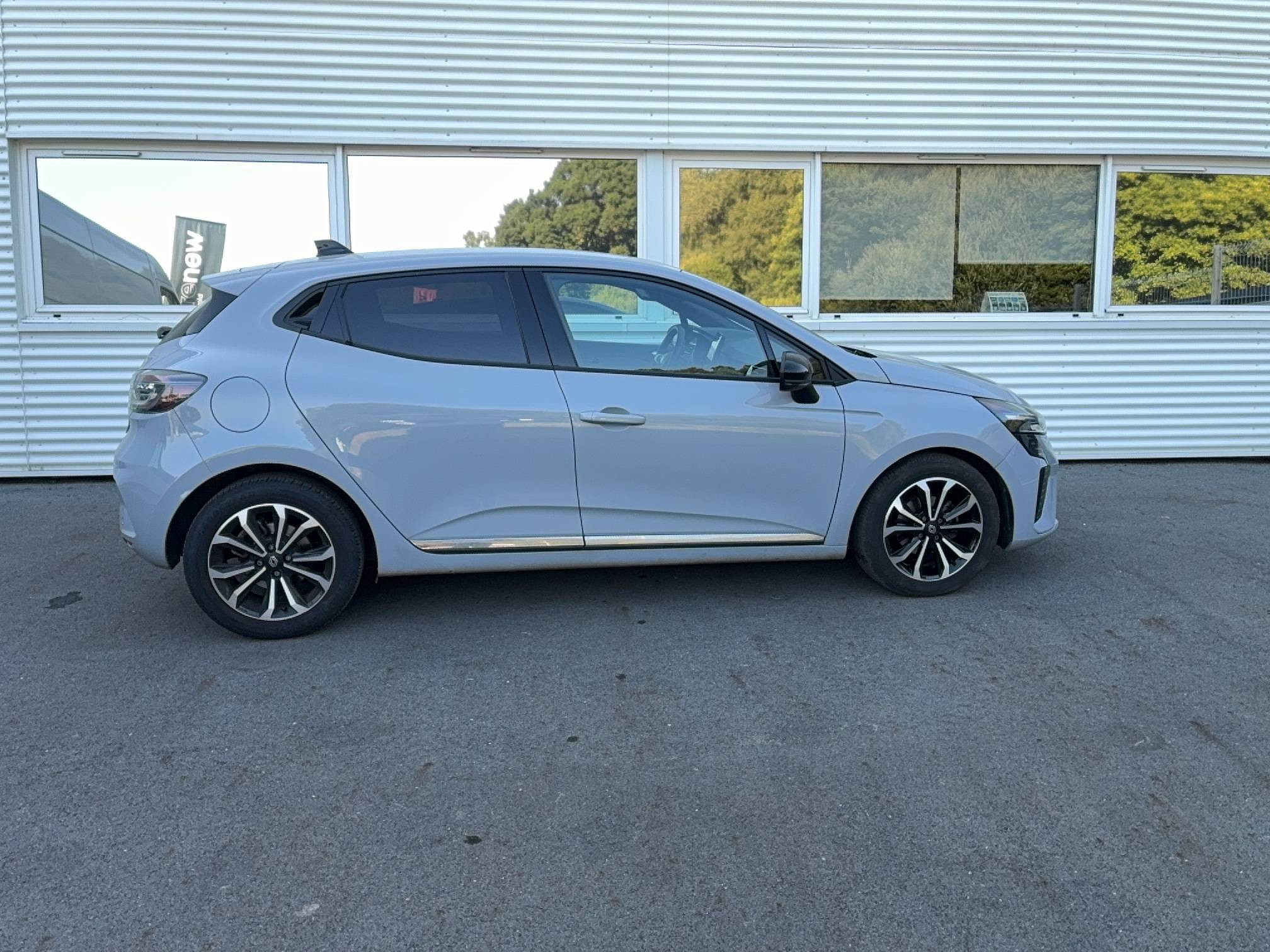Vente en ligne Renault Clio 5 Clio TCe 90 au prix de 16 990 €