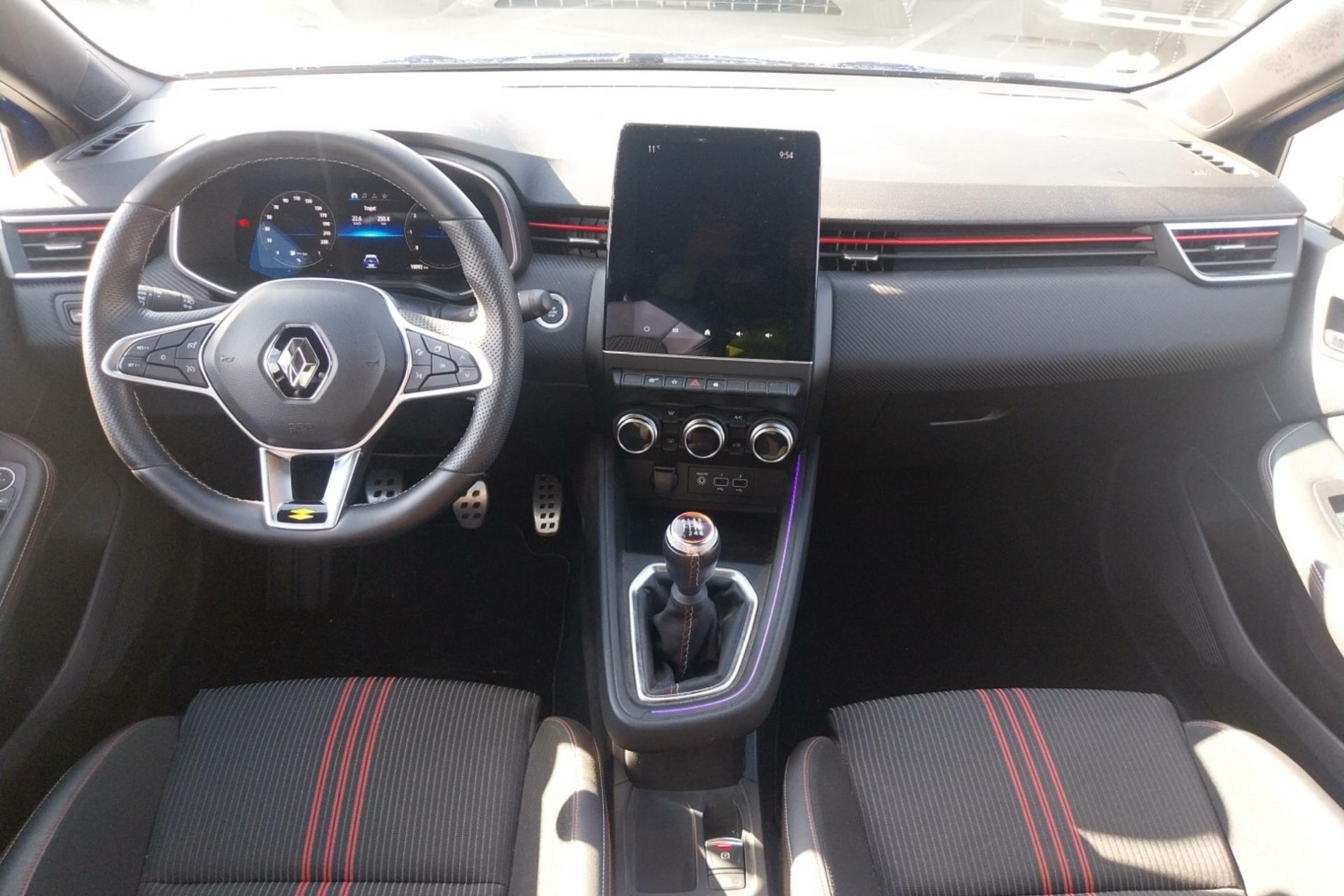 Vente en ligne Renault Clio 5 Clio TCe 140 au prix de 18 990 €