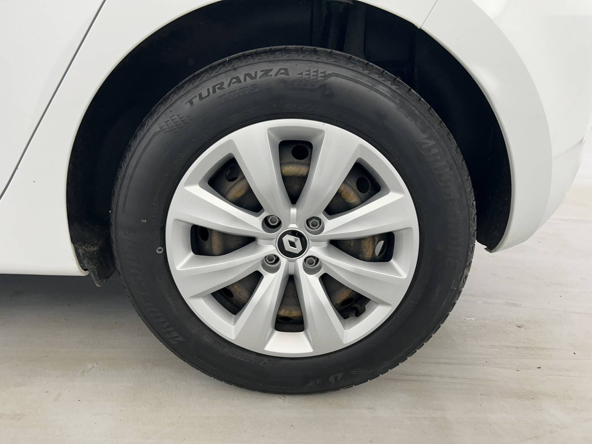 Vente en ligne Renault Clio 5 Clio SCe 65 au prix de 11 790 €