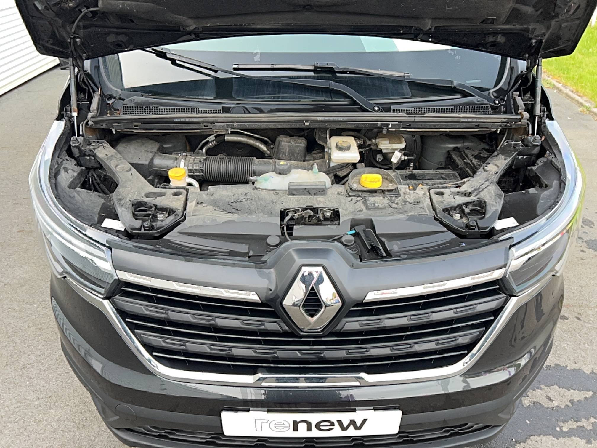 Vente en ligne Renault Trafic Cabine Approfondie TRAFIC CA L1H1 3000 KG BLUE DCI 150 EDC au prix de 23 990 €