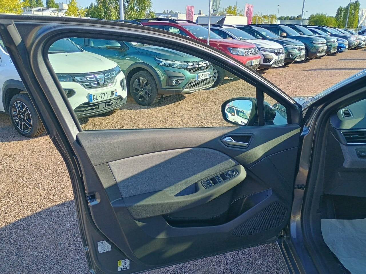 Vente en ligne Renault Clio 5 Clio E-Tech full hybrid 145 au prix de 19 990 €