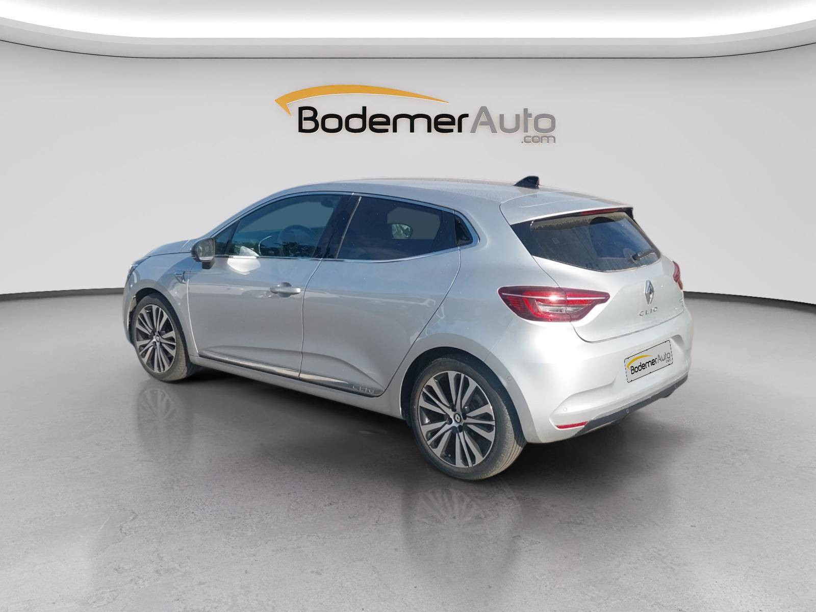 Vente en ligne Renault Clio 5 Clio E-Tech 140 - 21N au prix de 19 570 €