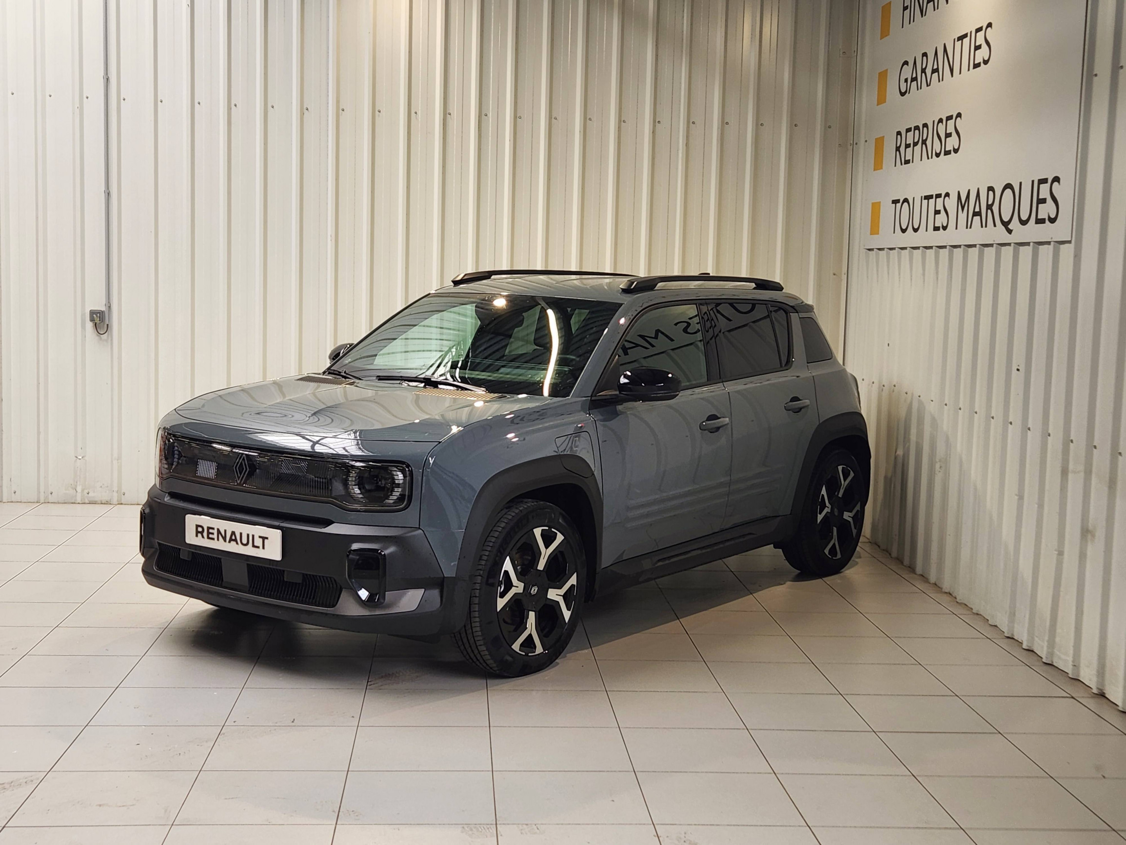 Renault R4 E-Tech  150 ch autonomie confort occasion de 2026 en vente à Morlaix
