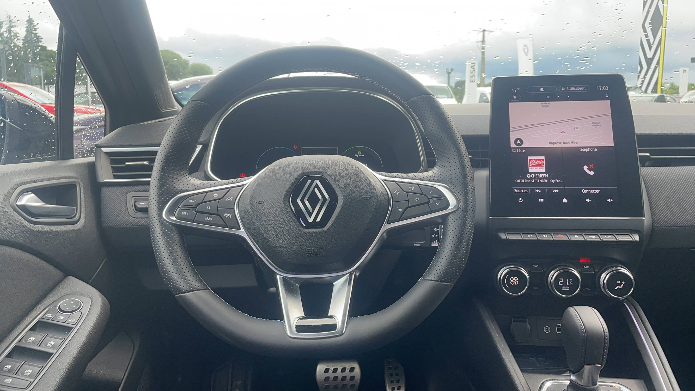 Vente en ligne Renault Clio 5 Clio E-Tech full hybrid 145 au prix de 21 491 €