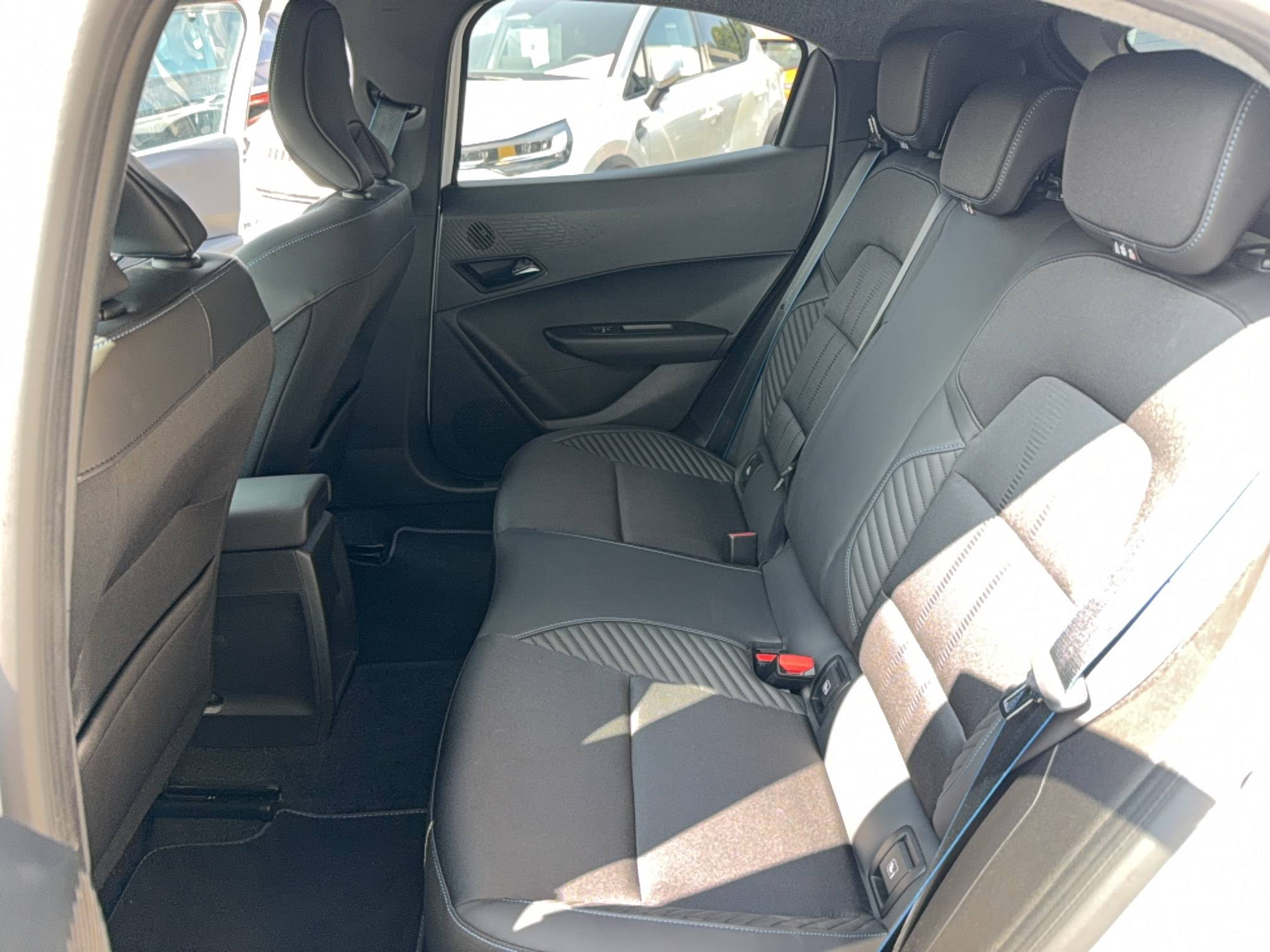 Vente en ligne Renault Clio 6 Clio E-Tech full hybrid 160 ch au prix de 29 800 €