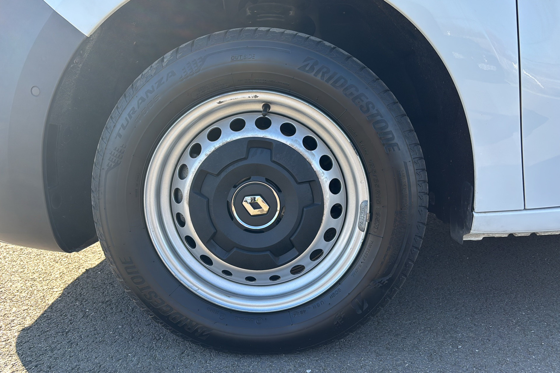 Vente en ligne Renault Kangoo Van  BLUE DCI 115 EDC au prix de 19 990 €