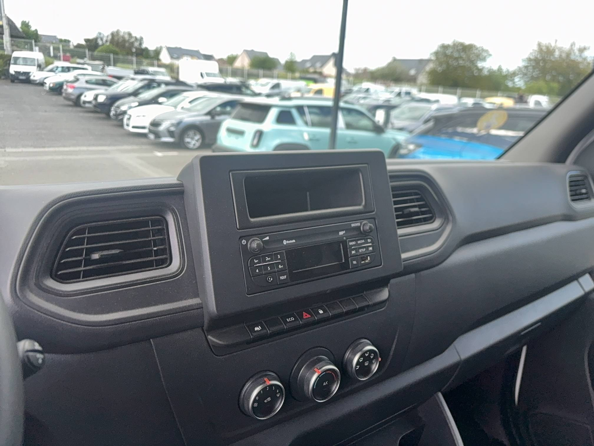 Vente en ligne Renault Master Fourgon MASTER FGN TRAC F3500 L3H3 BLUE DCI 135 au prix de 27 000 €