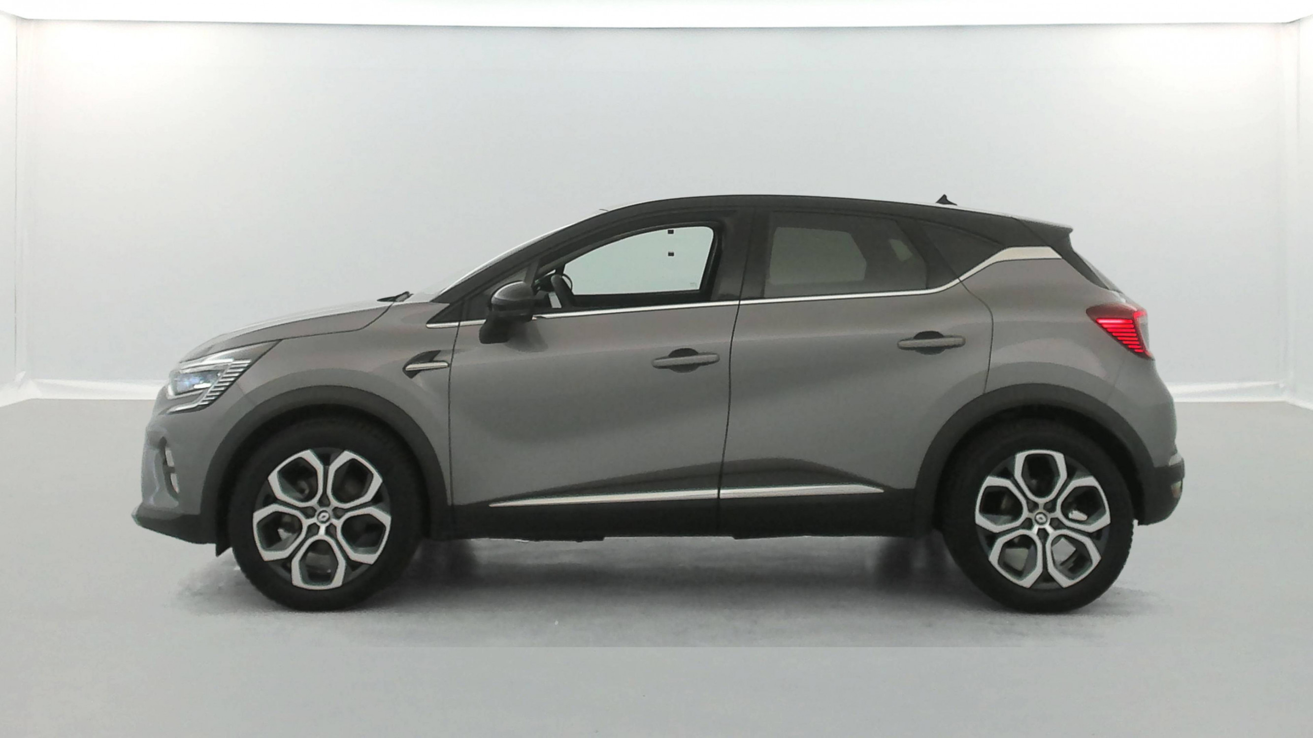 Vente en ligne Renault Captur  E-Tech 145 - 21 au prix de 18 490 €