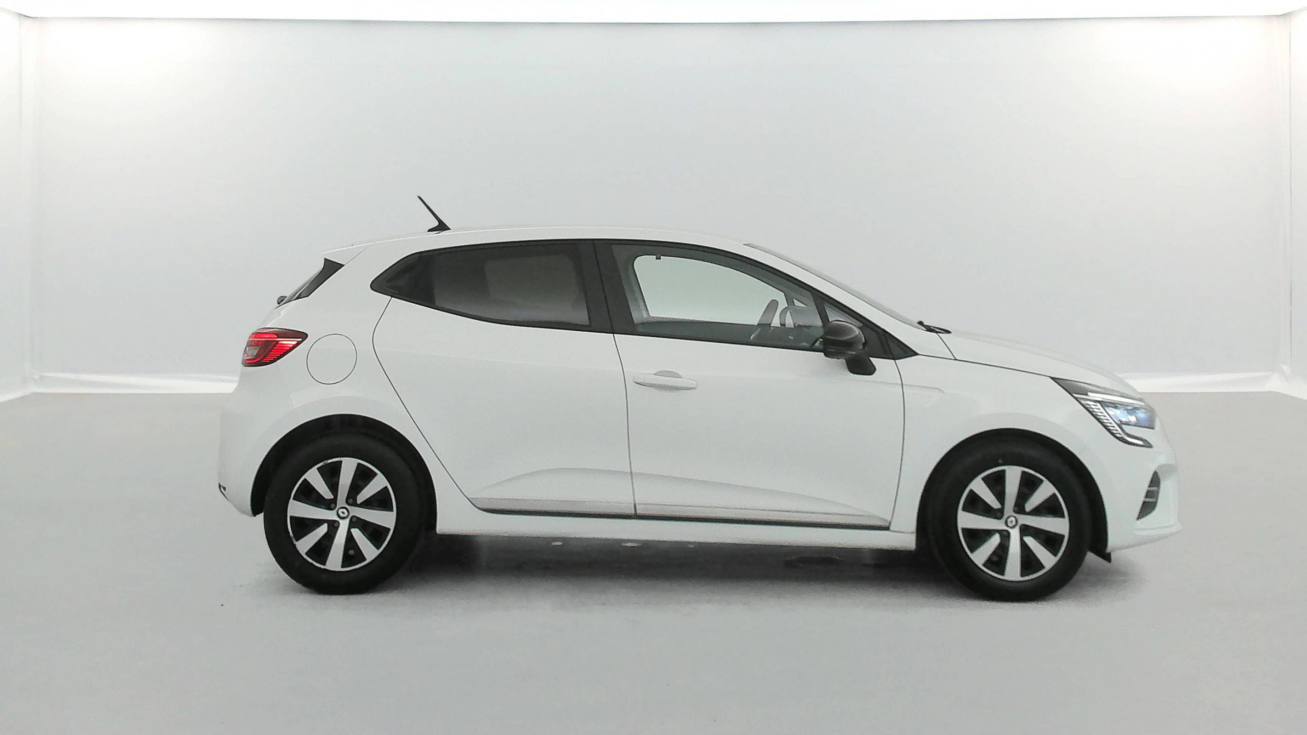 Vente en ligne Renault Clio 5 Clio TCe 90 au prix de 14 990 €