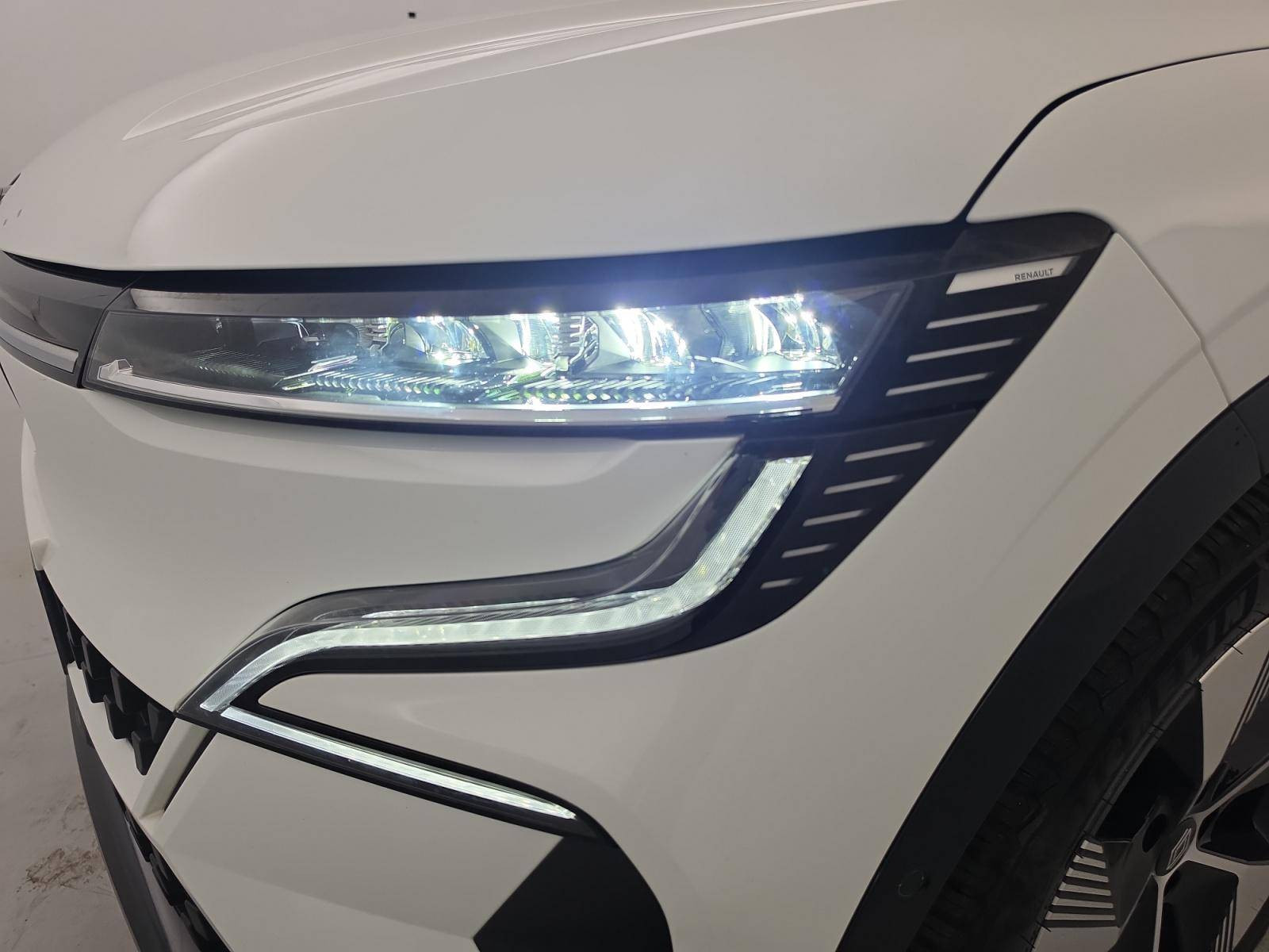 Vente en ligne Renault Megane E-Tech  EV40 130ch standard charge au prix de 17 900 €