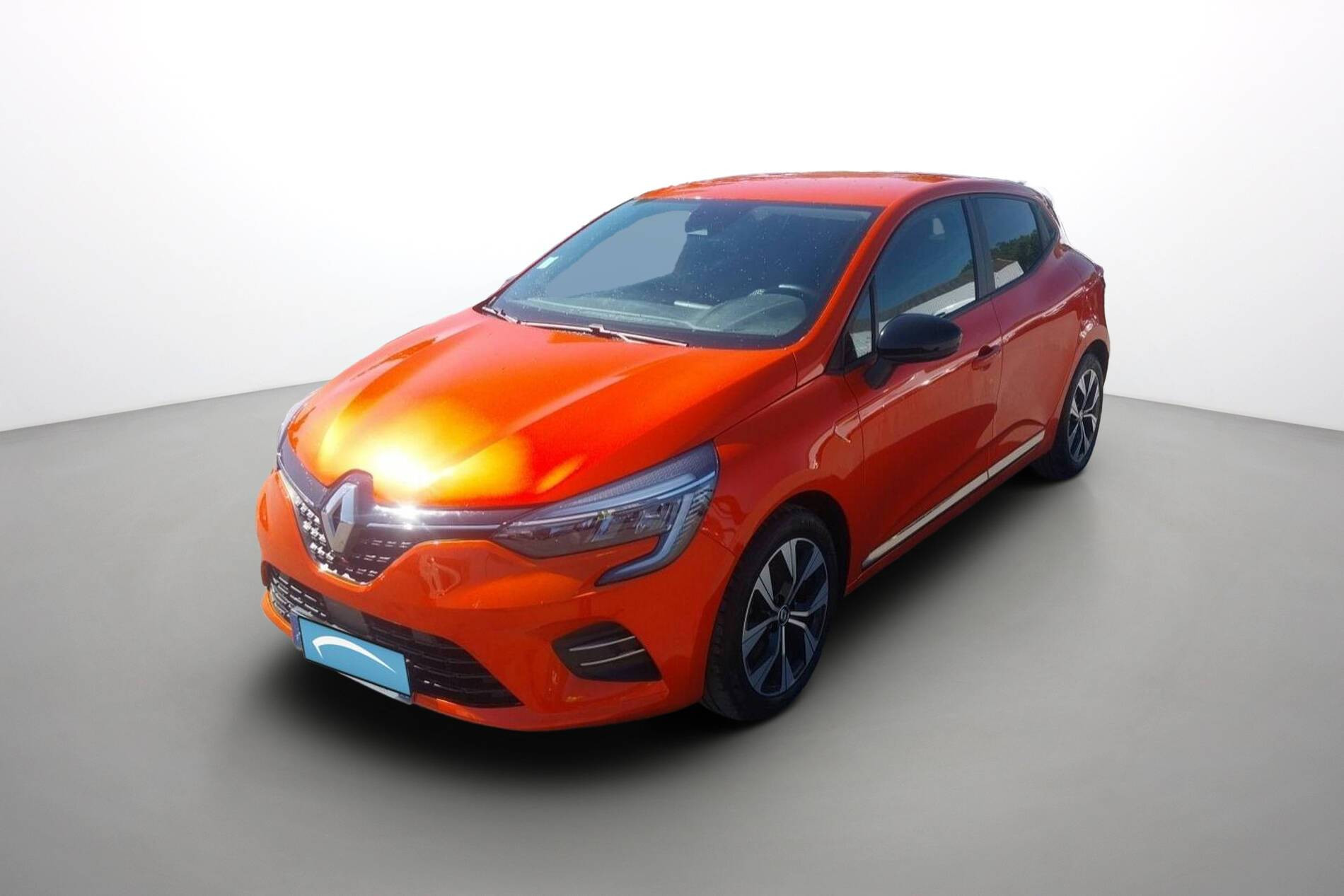 Vente en ligne Renault Clio 5 Clio E-Tech hybride 145 au prix de 15 990 €