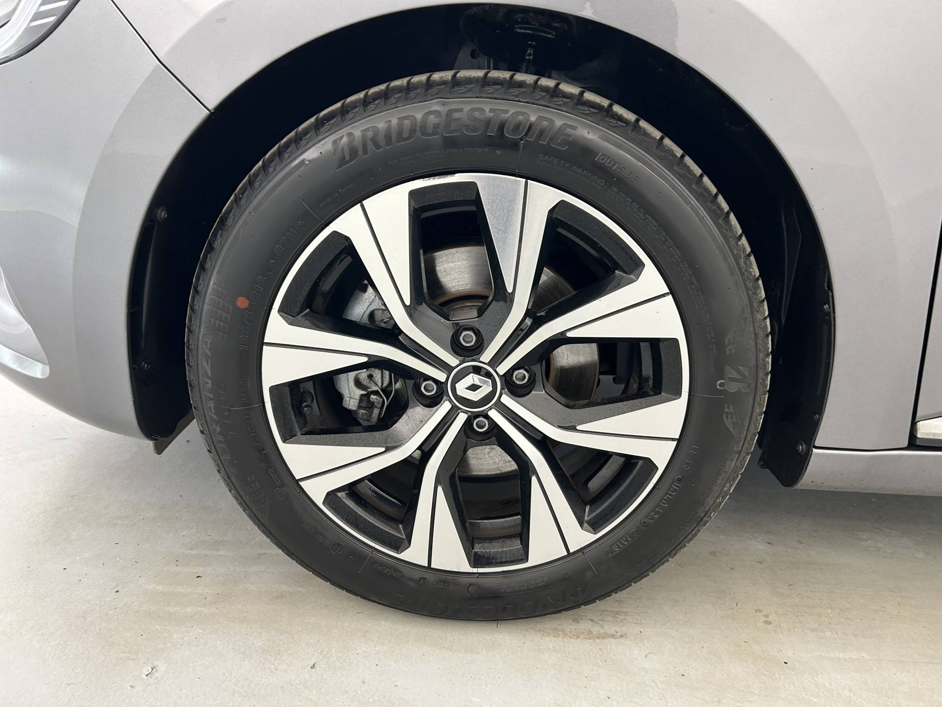 Vente en ligne Renault Clio 5 Clio Blue dCi 100 au prix de 16 490 €