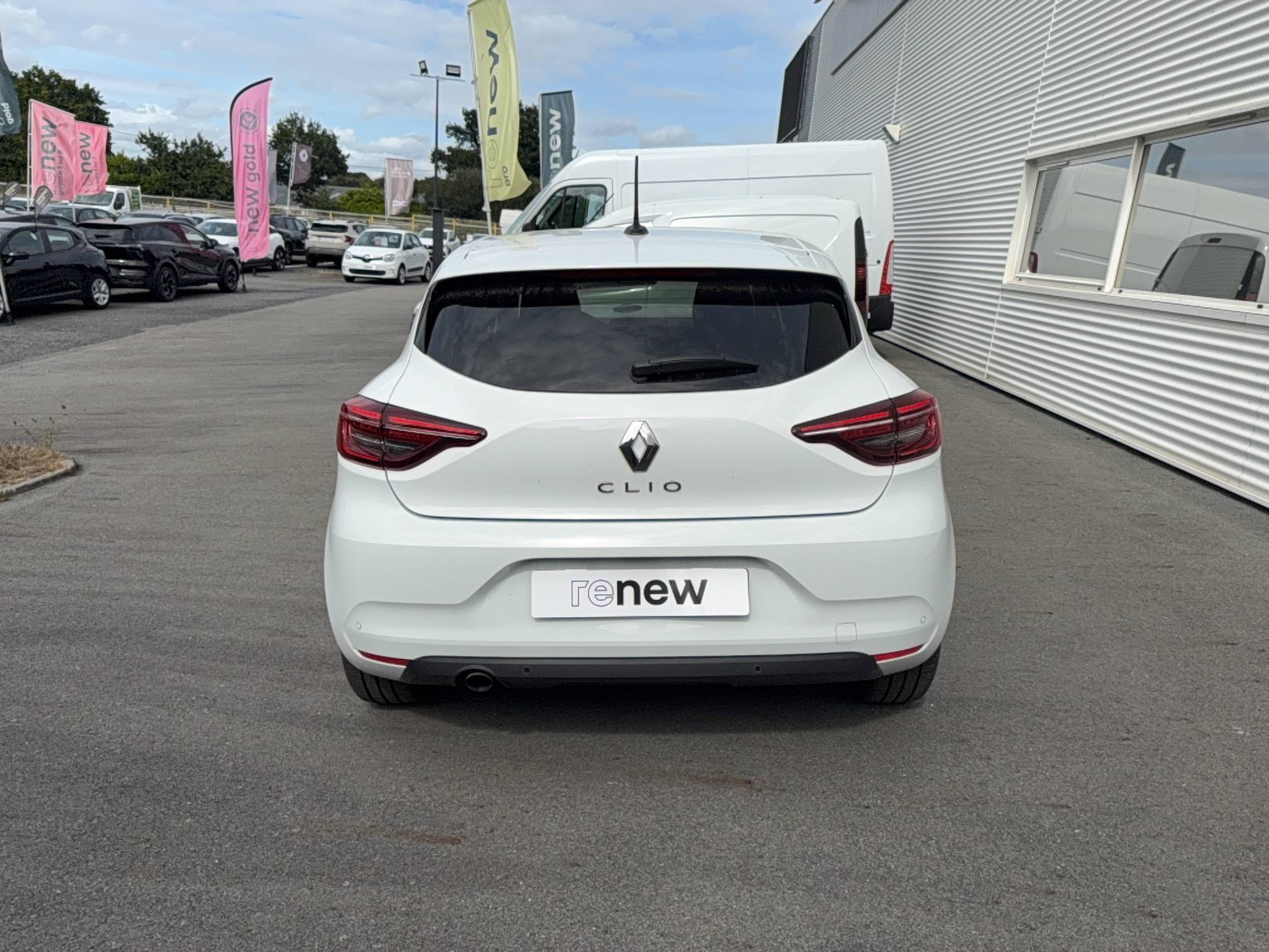 Vente en ligne Renault Clio 5 Clio Blue dCi 100 au prix de 15 990 €