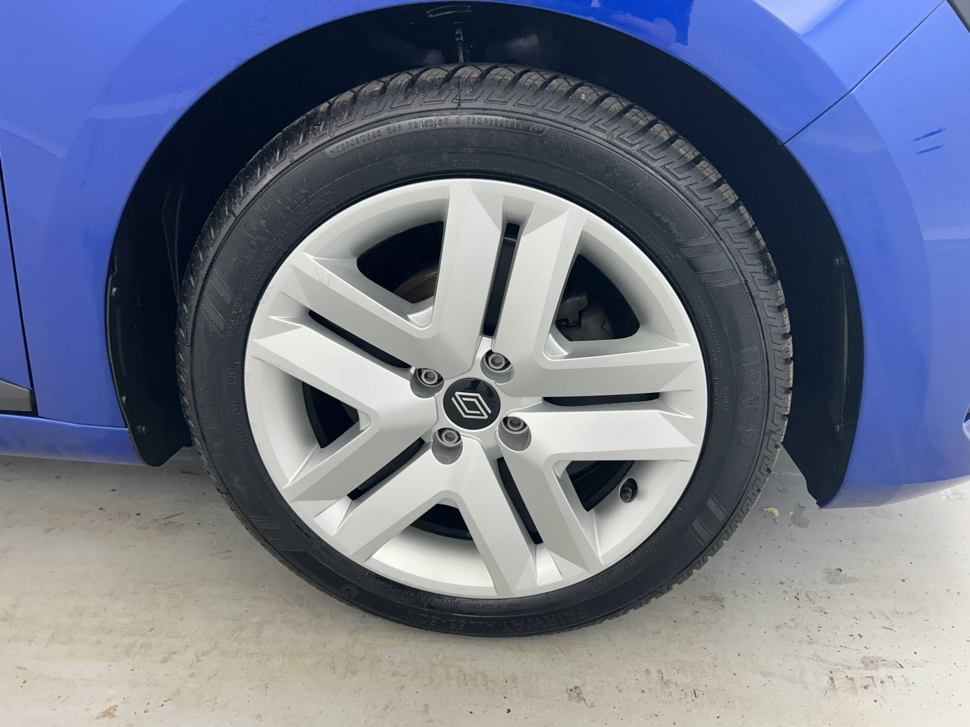 Vente en ligne Renault Clio 5 Clio TCe 90 au prix de 15 290 €