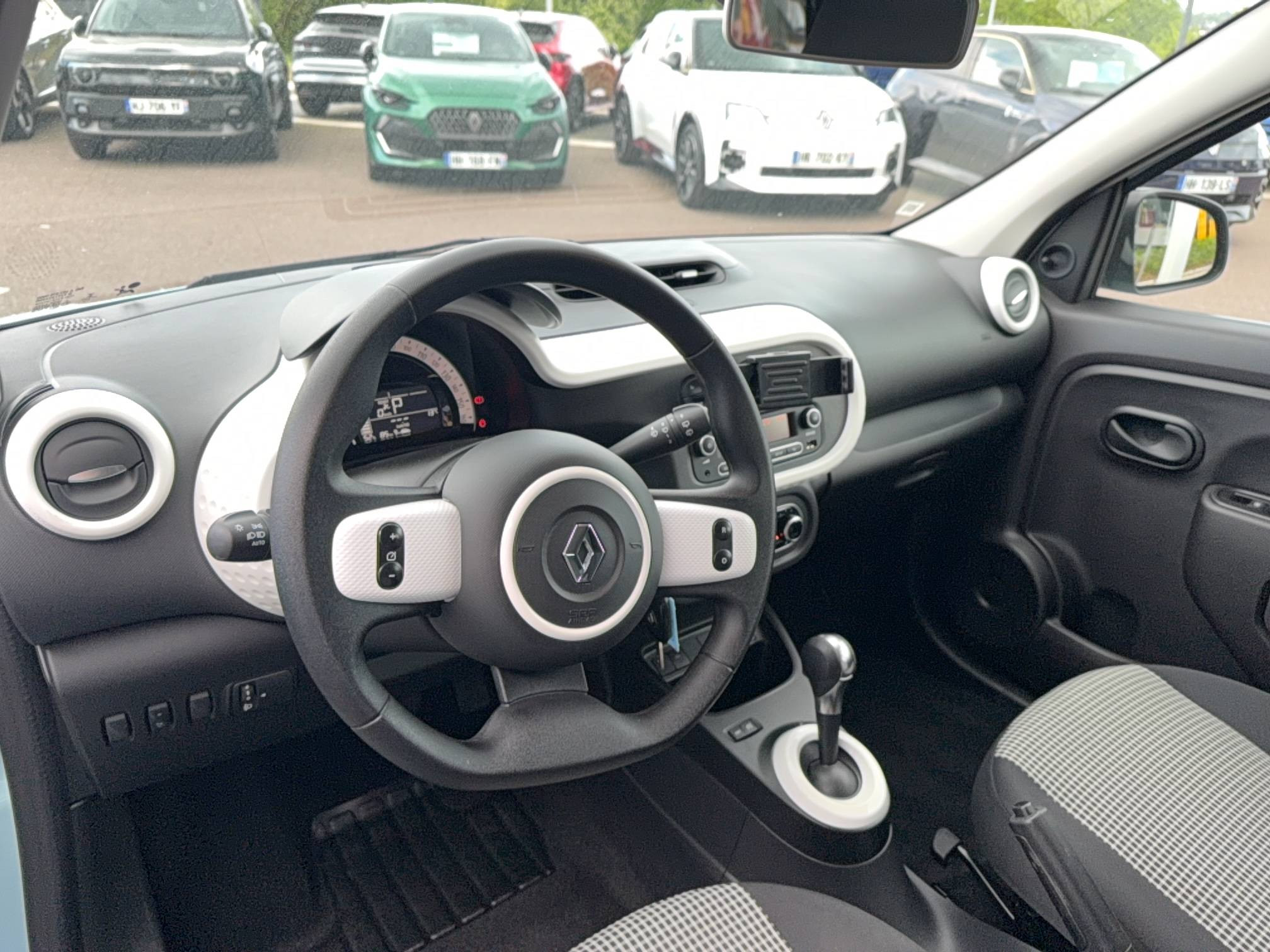 Vente en ligne Renault Twingo Electrique Twingo III E-Tech au prix de 10 990 €