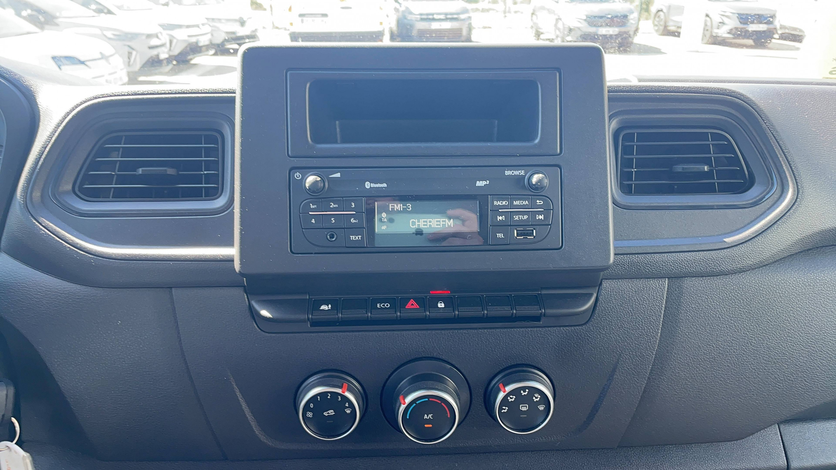Vente en ligne Renault Master Fourgon MASTER FGN TRAC F3500 L3H3 BLUE DCI 135 au prix de 25 700 €
