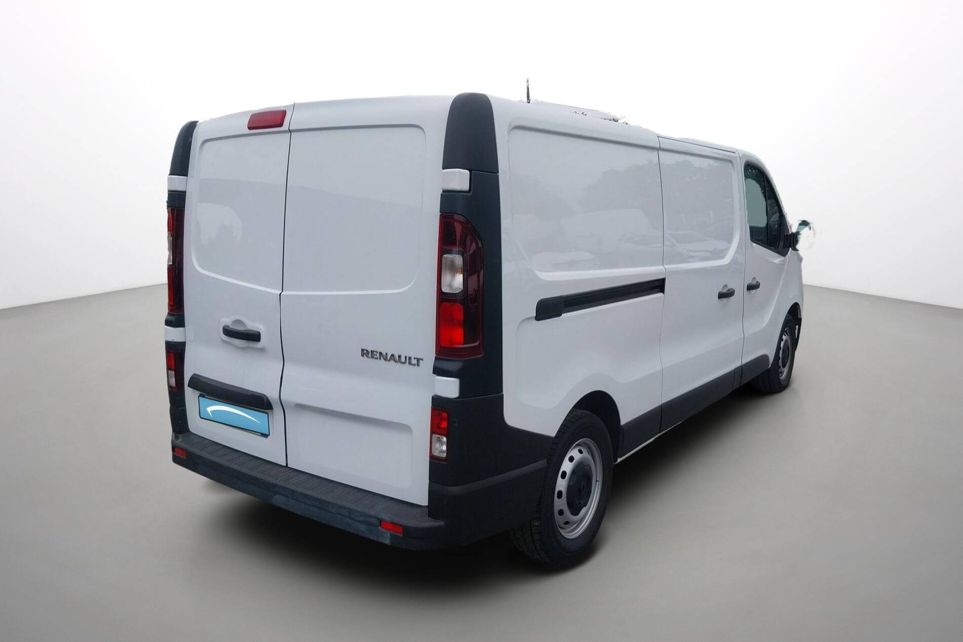 Vente en ligne Renault Trafic 3 Fourgon TRAFIC FGN L2H1 3000 KG BLUE DCI 130 au prix de 23 990 €