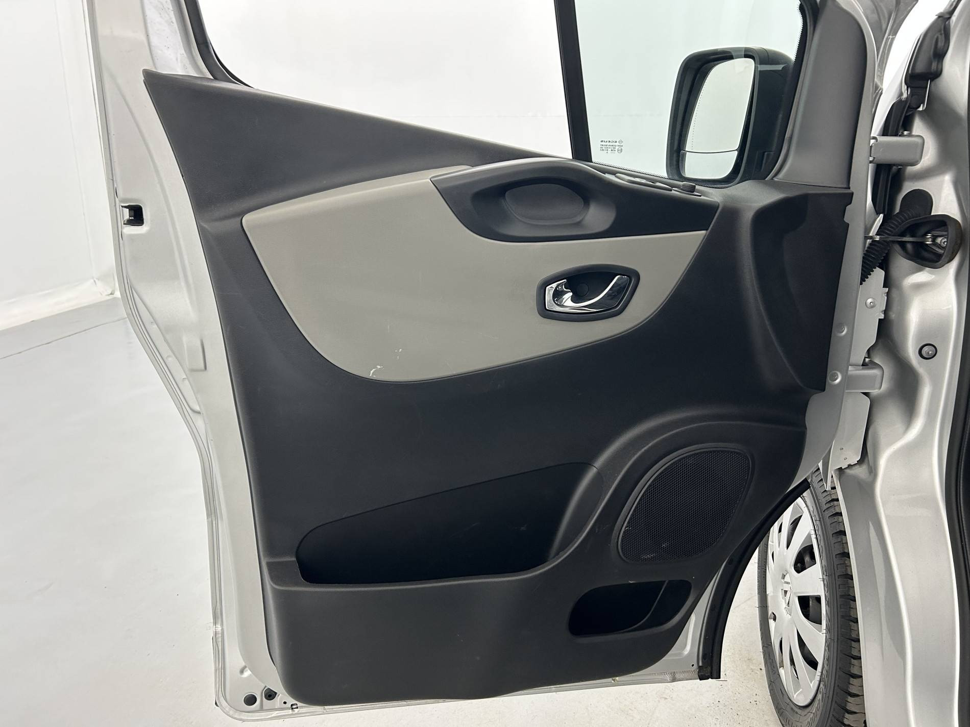 Vente en ligne Renault Trafic Cabine Approfondie TRAFIC CA L1H1 1000 KG DCI 120 E6 au prix de 15 990 €