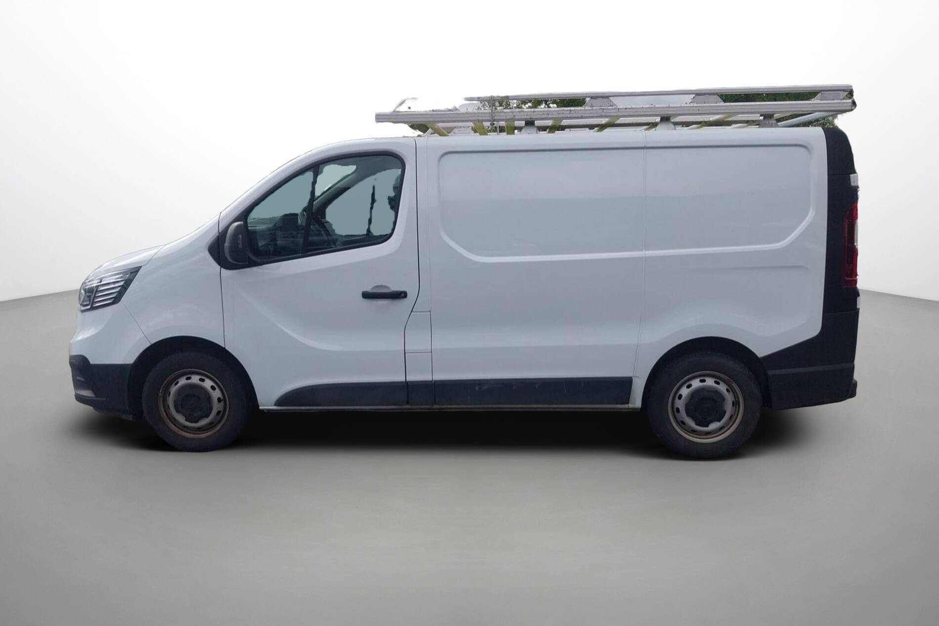 Vente en ligne Renault Trafic 3 Fourgon TRAFIC FGN L1H1 2800 KG BLUE DCI 110 au prix de 21 590 €