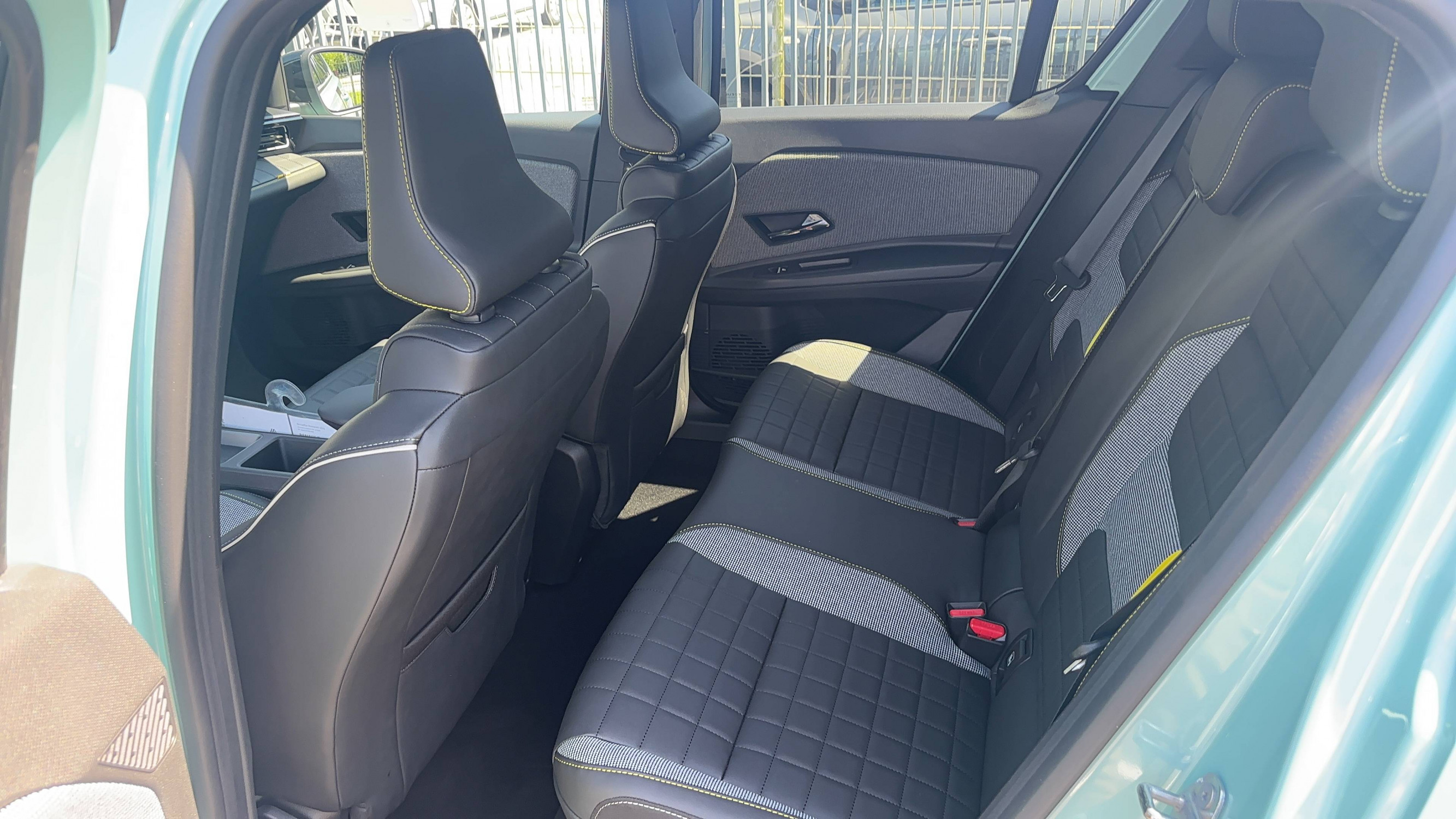 Vente en ligne Renault R4 E-Tech  150 ch autonomie confort au prix de 37 990 €