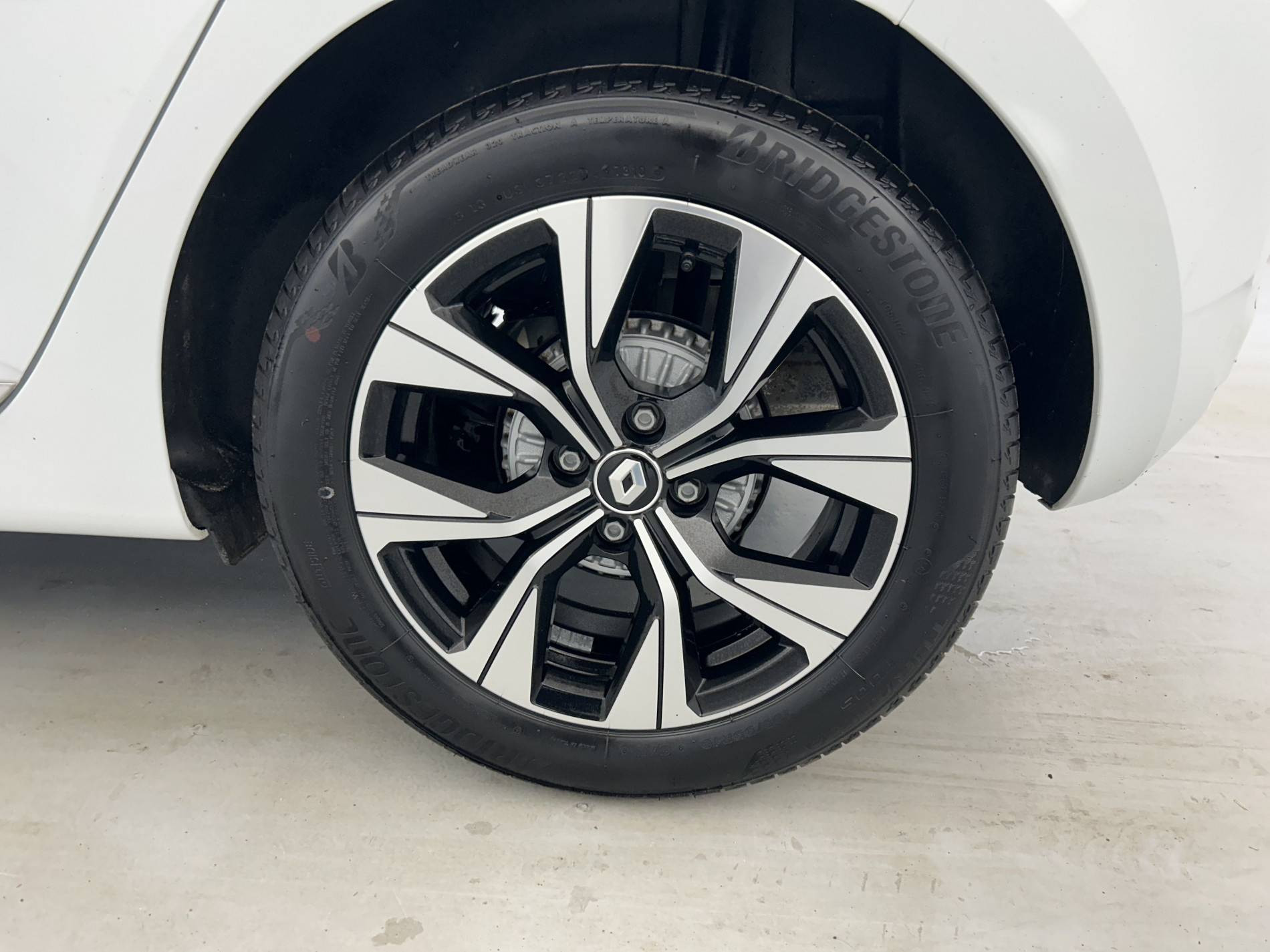 Vente en ligne Renault Clio 5 Clio SCe 65 au prix de 14 491 €