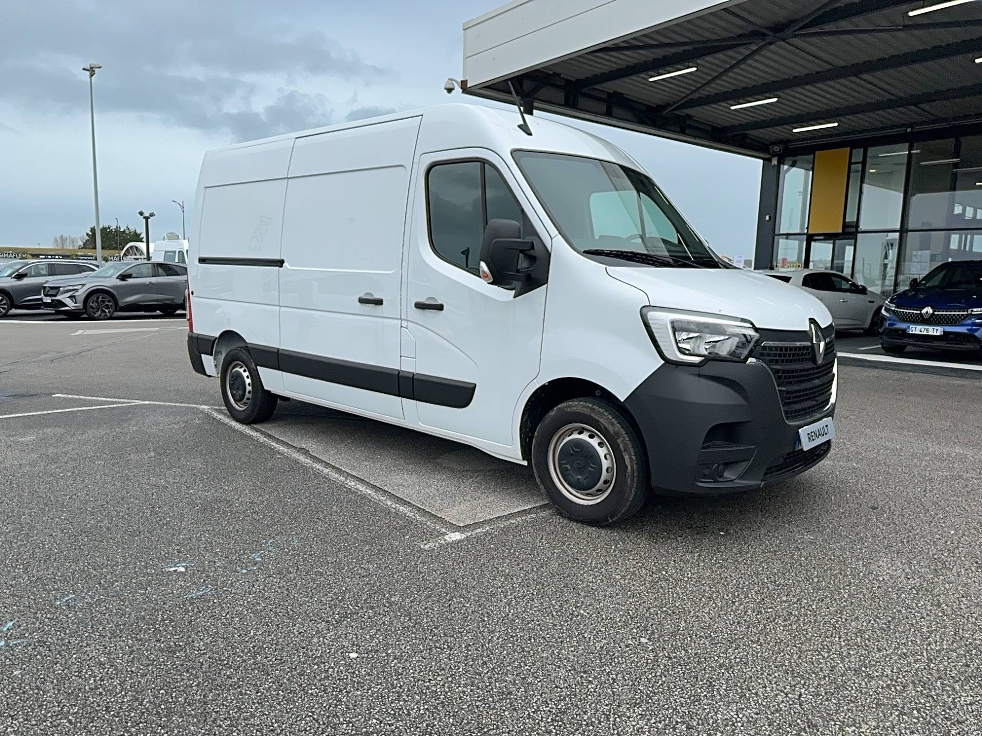 Vente en ligne Renault Master E-Tech MASTER ELECTRIQUE FGN L2H2 F3500 EV52 au prix de 26 900 €