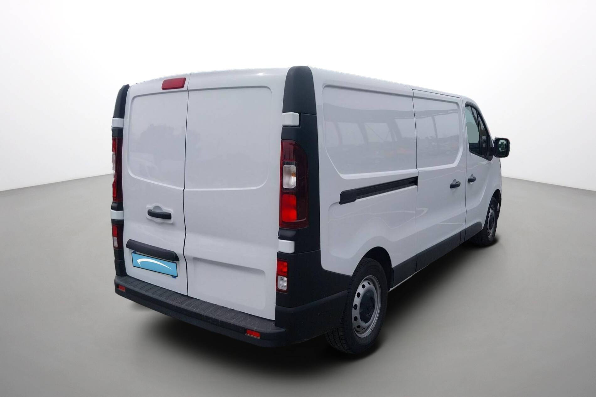 Vente en ligne Renault Trafic 3 Fourgon TRAFIC FGN L2H1 3000 KG BLUE DCI 130 au prix de 23 990 €