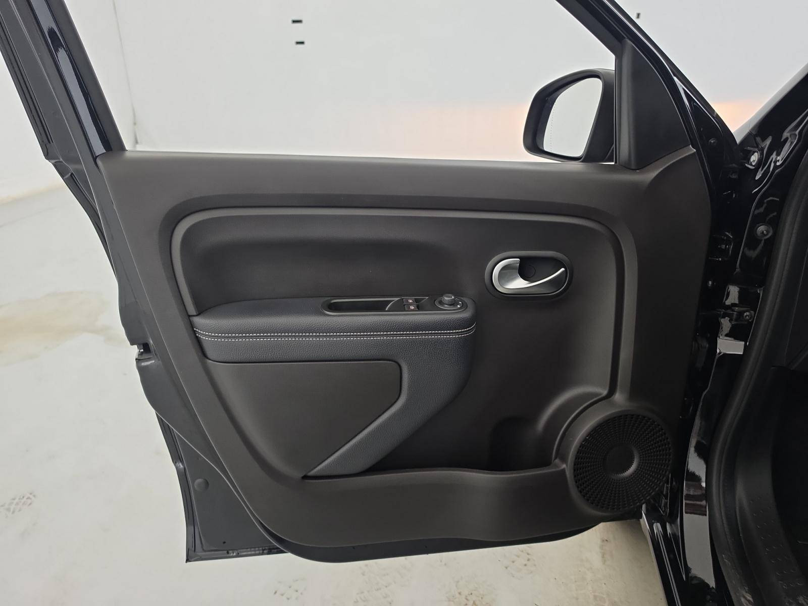 Vente en ligne Renault Twingo Electrique Twingo III E-Tech au prix de 13 750 €