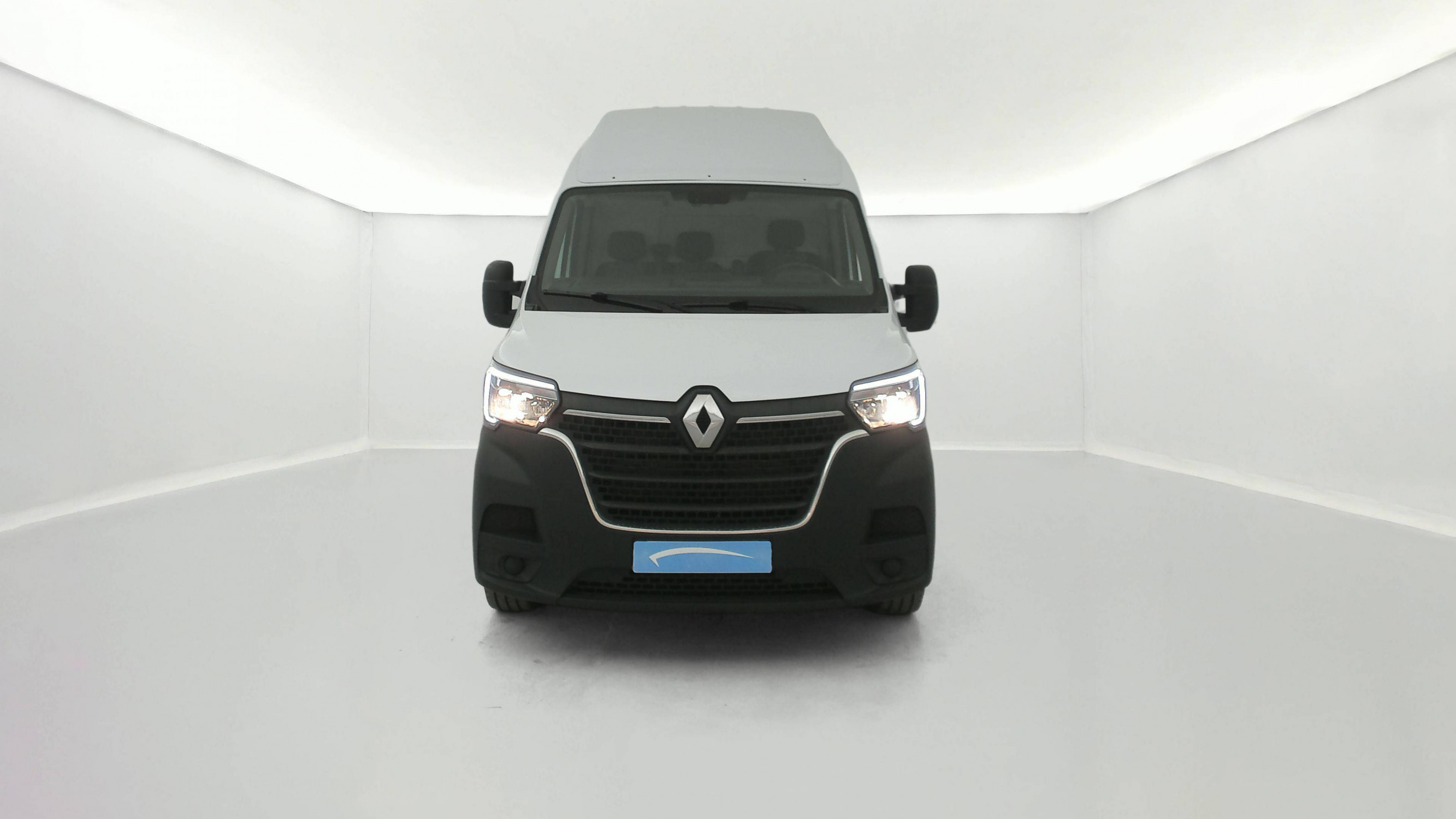 Vente en ligne Renault Master Fourgon MASTER FGN TRAC F3500 L3H3 BLUE DCI 135 au prix de 29 999 €