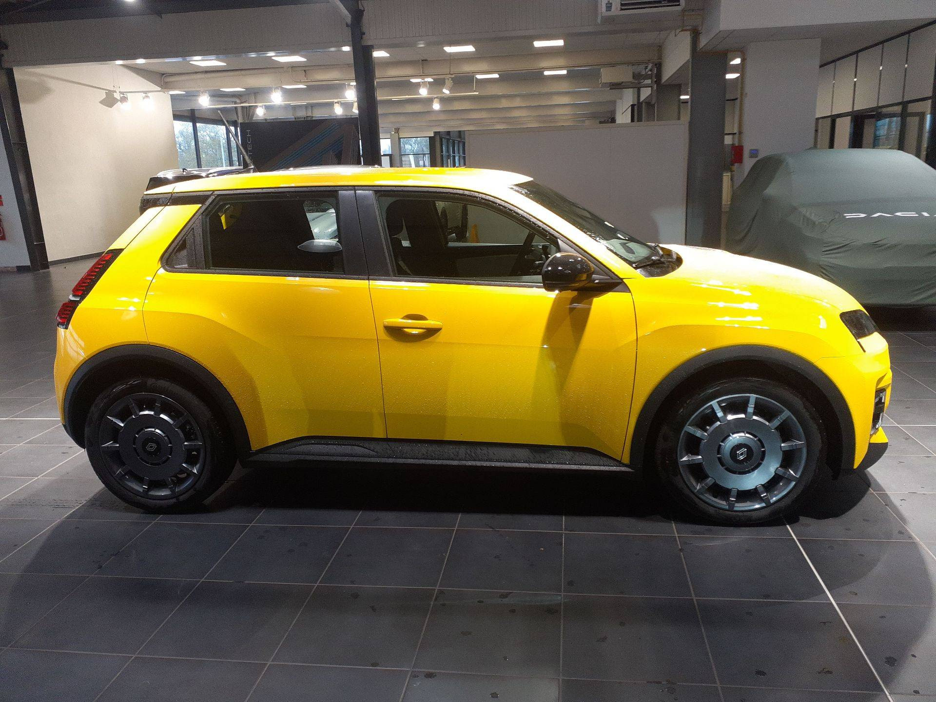 Vente en ligne Renault R5 E-Tech  120 ch autonomie urbaine au prix de 27 390 €